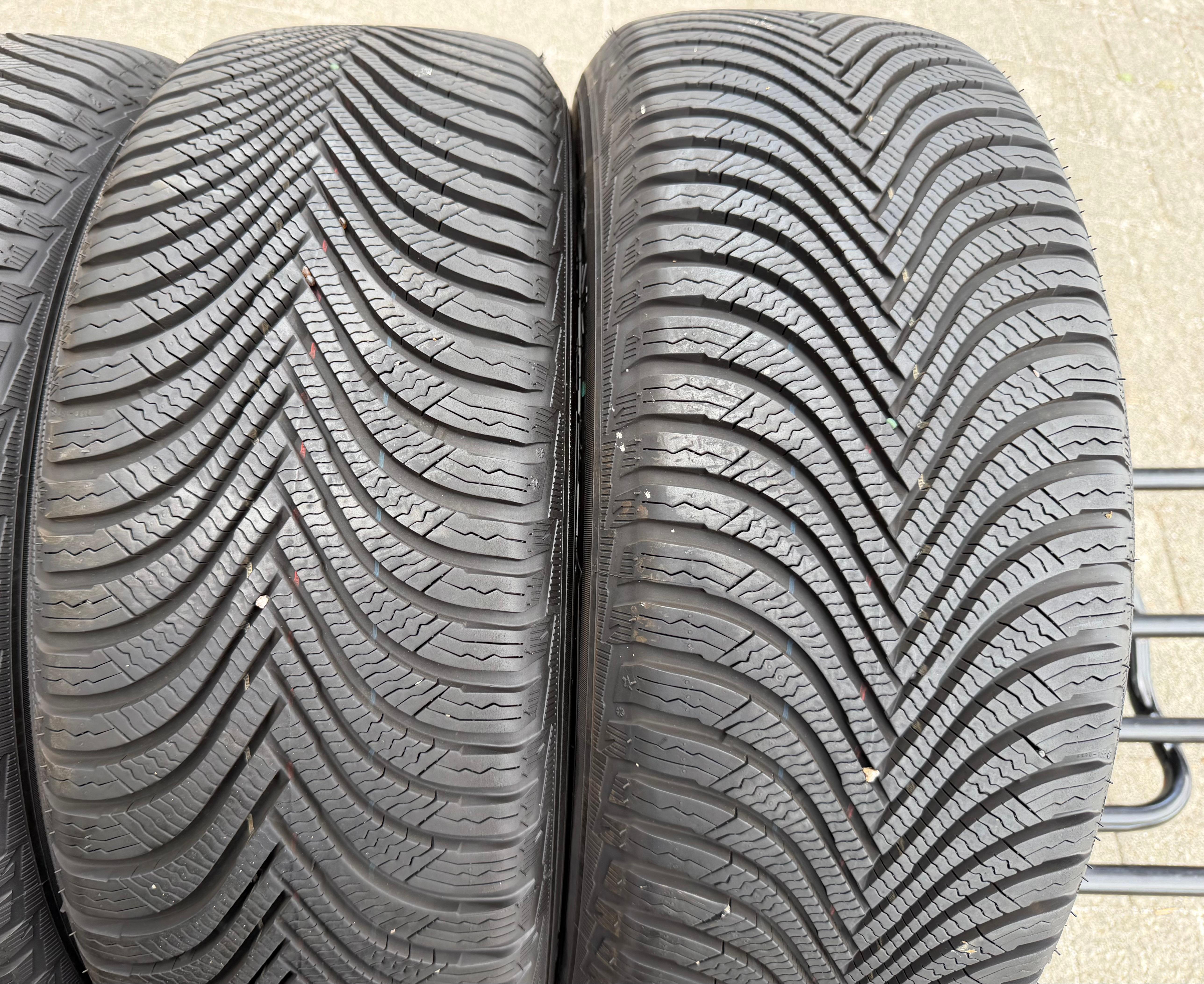4 Original 17" Alu Winterräder Audi Q2 215/55R17 94V Michelin 8MM