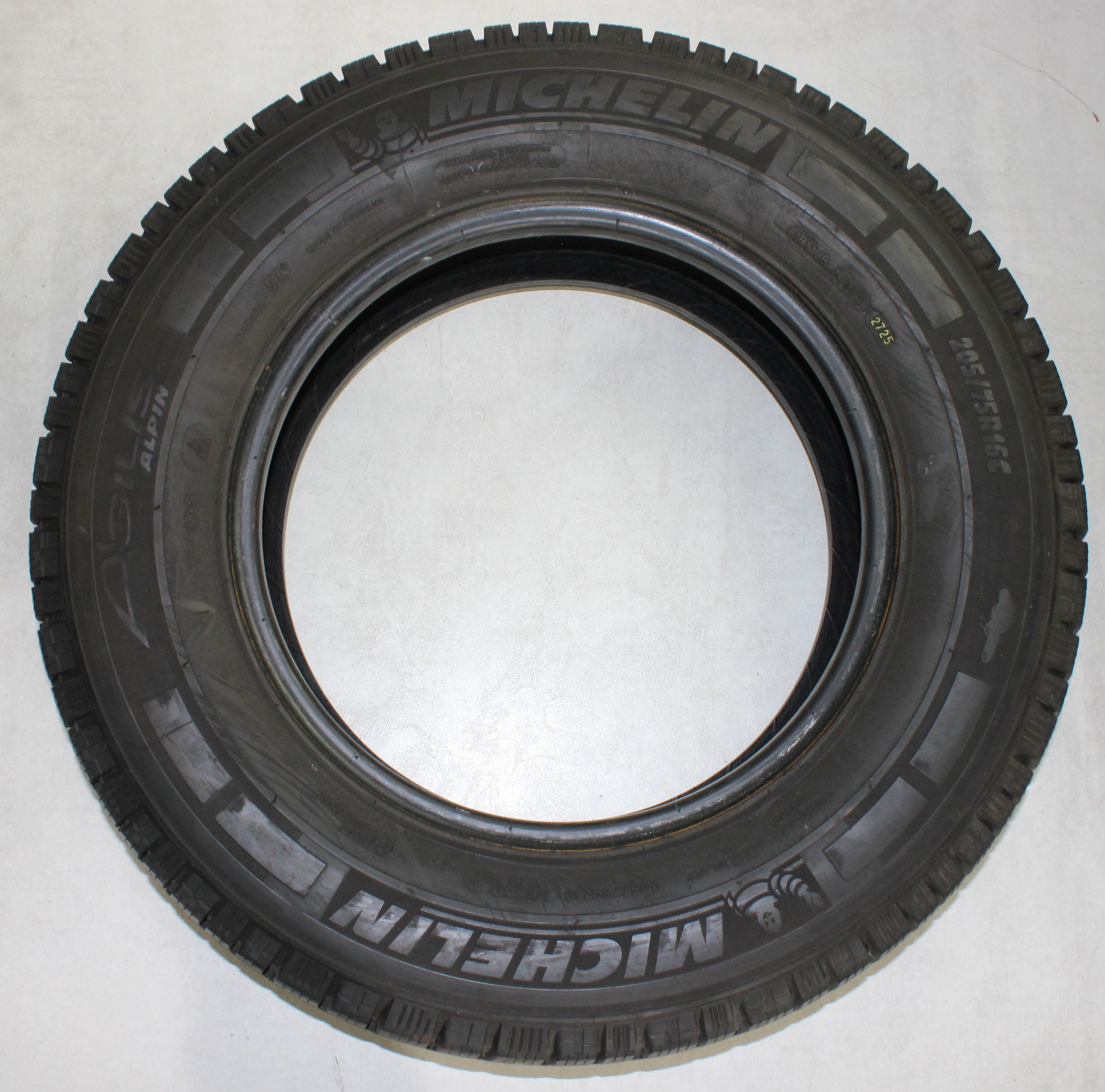 4 x 205/75R16C 113/111R Winterreifen Michelin Agilis Alpin 5-6mm 2025