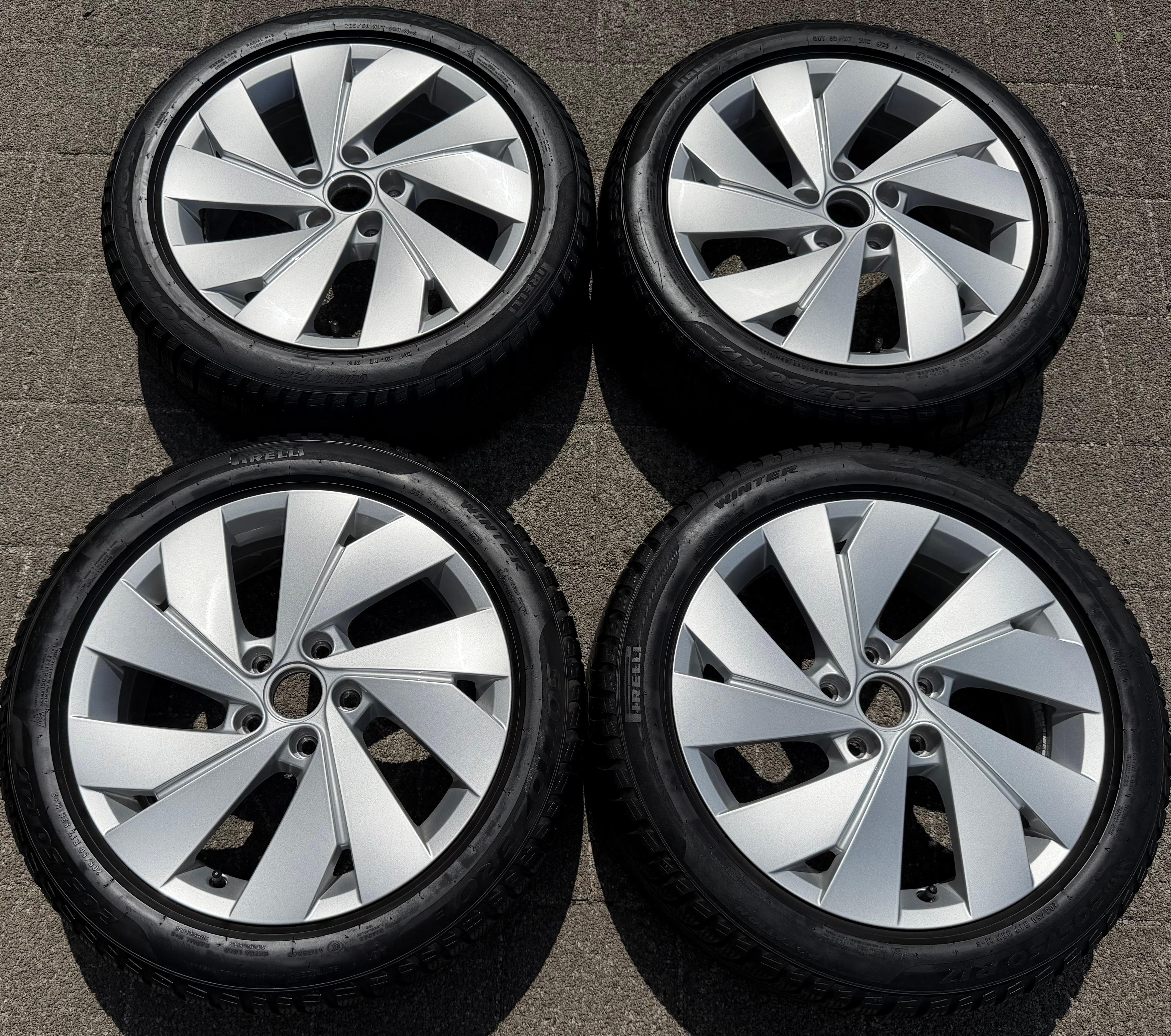 4 ORIGINAL 17" ALU WINTERRÄDER VW GOLF VIII 8 BELMONT 5H0601025B 205/50R17 93H