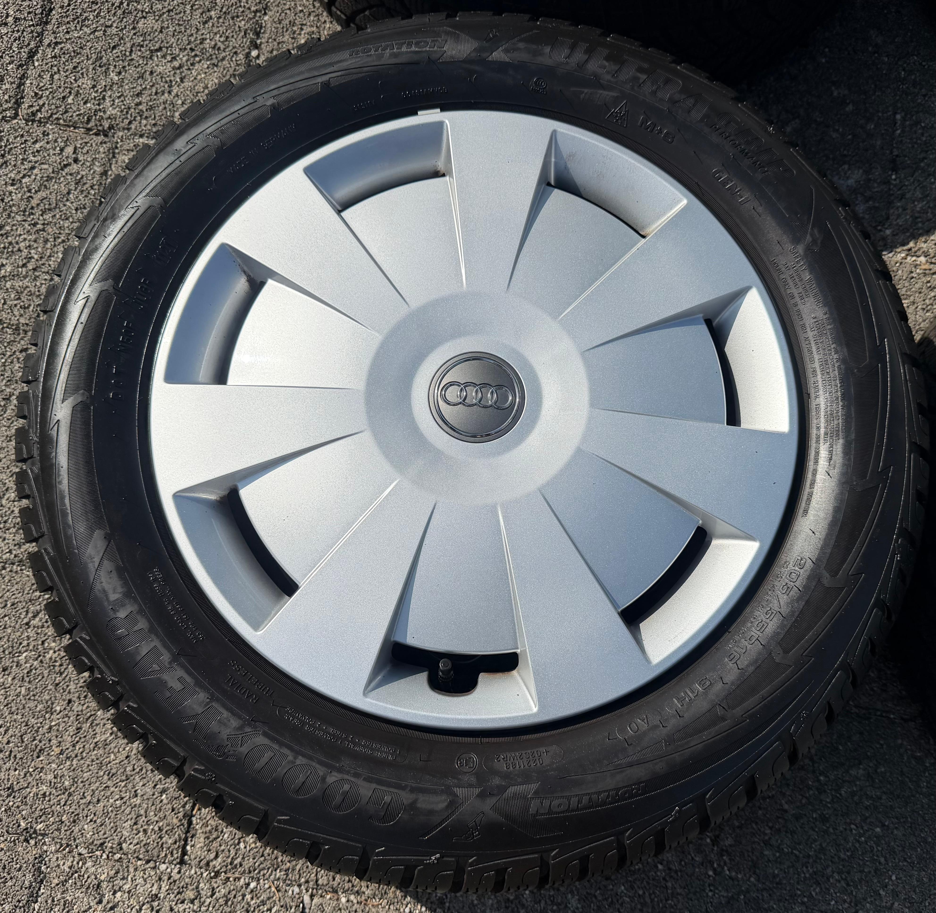 4 Winterräder Audi A3 8V Sportback Cabrio  205/55R16 91H Goodyear 8V0601027A 2021
