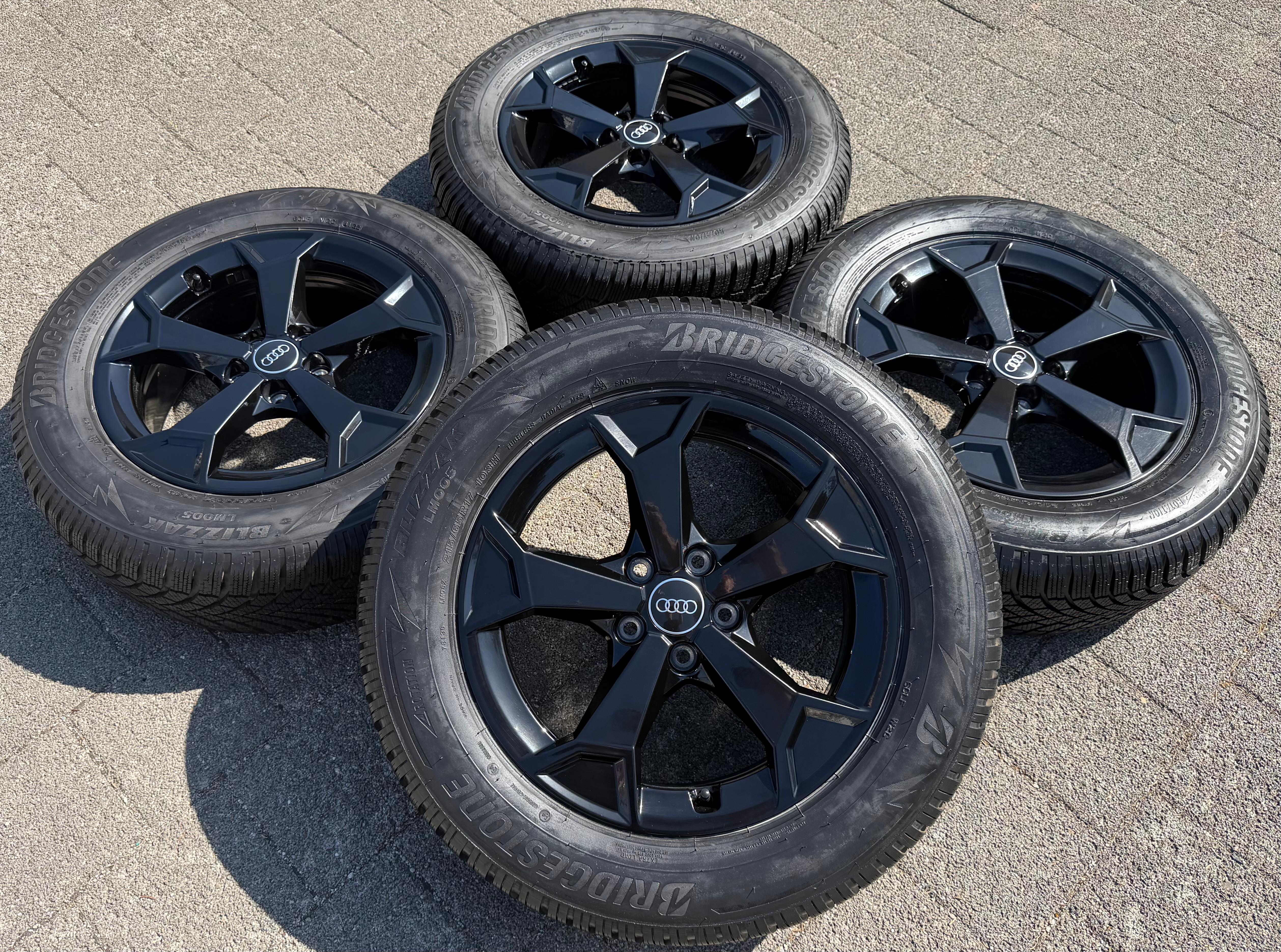 4 llantas de aluminio originales Sommer de 17" para Audi Q3 F3 F3N, 215/65R17 103H, 83A601025AL, negro