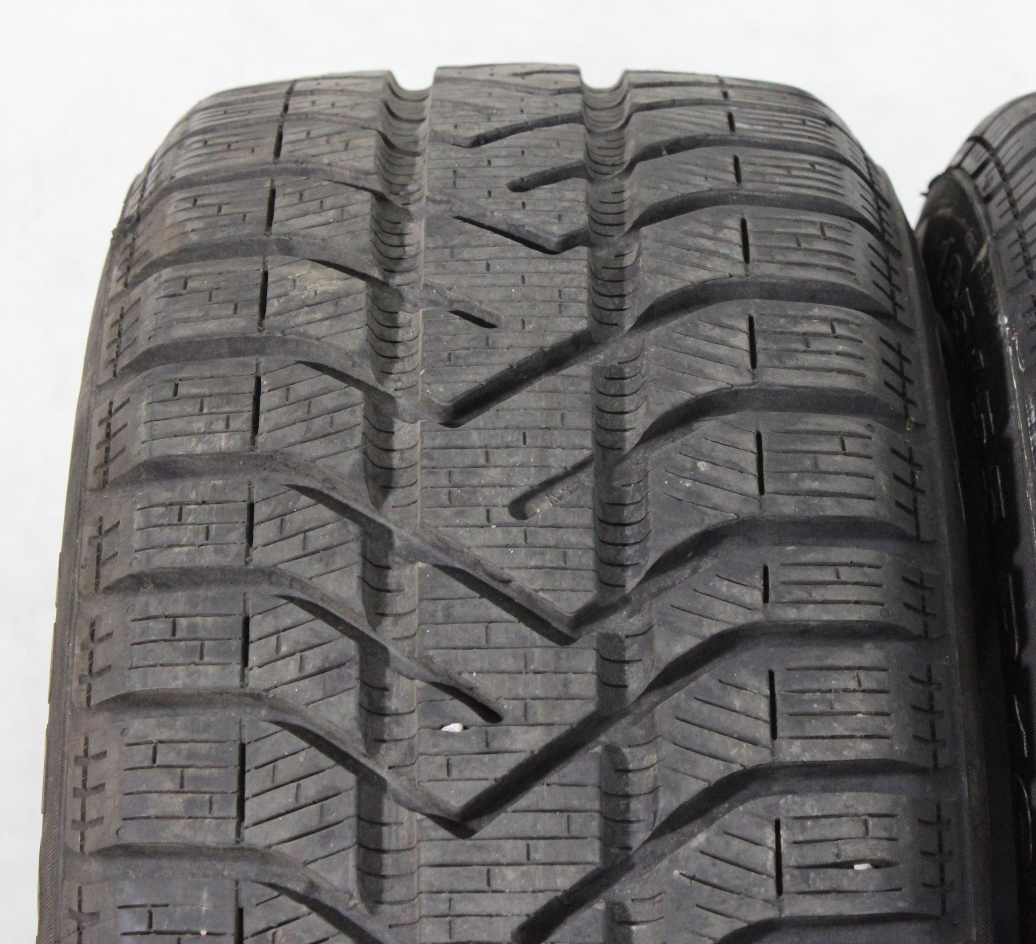 2 x 195/55R16 91H Winterreifen Pirelli Snow Control Serie 3 Winter 210 6,5-7mm 2022