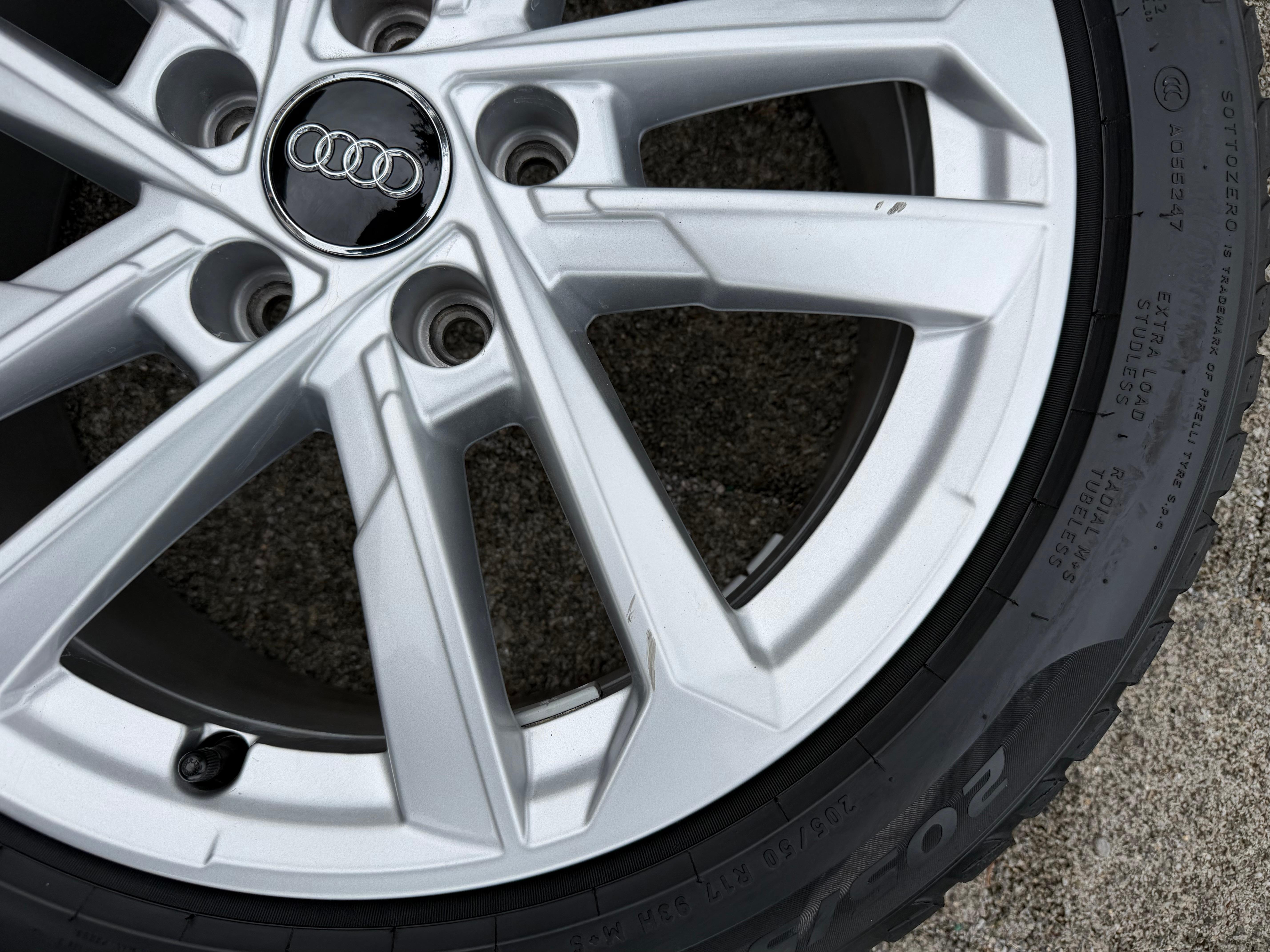 4 Original 17" Alufelgen Felgen Audi A3 8Y 8Y0601025L 6,5x17 ET43