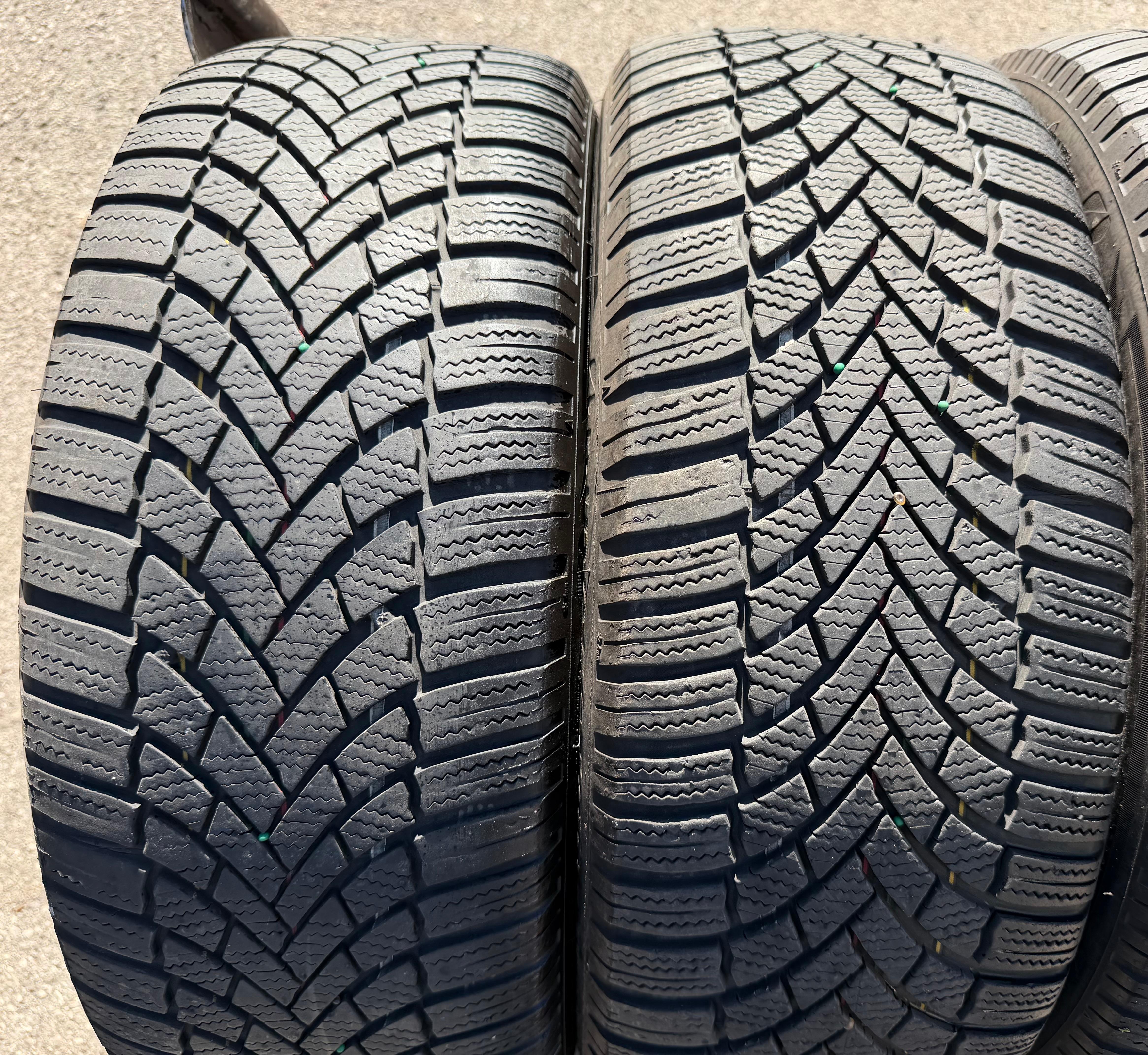 4 ruedas de invierno de aleación originales de 17" para Audi A3 S3 8Y 8Y0601025L 205/50R17 93H Bridgestone