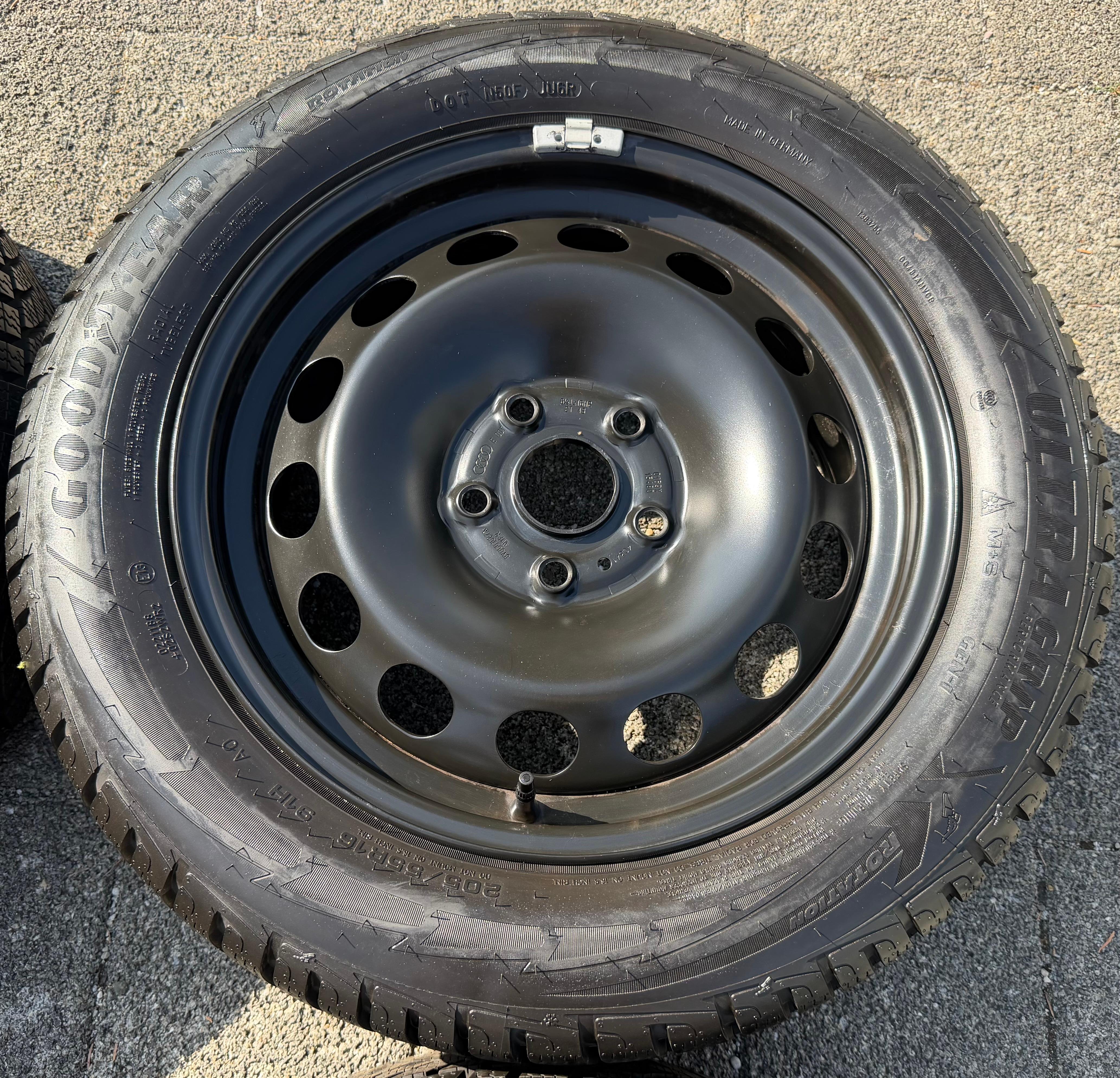 4 Winterräder Audi A3 8V Sportback Cabrio  205/55R16 91H Goodyear 8V0601027A 2021