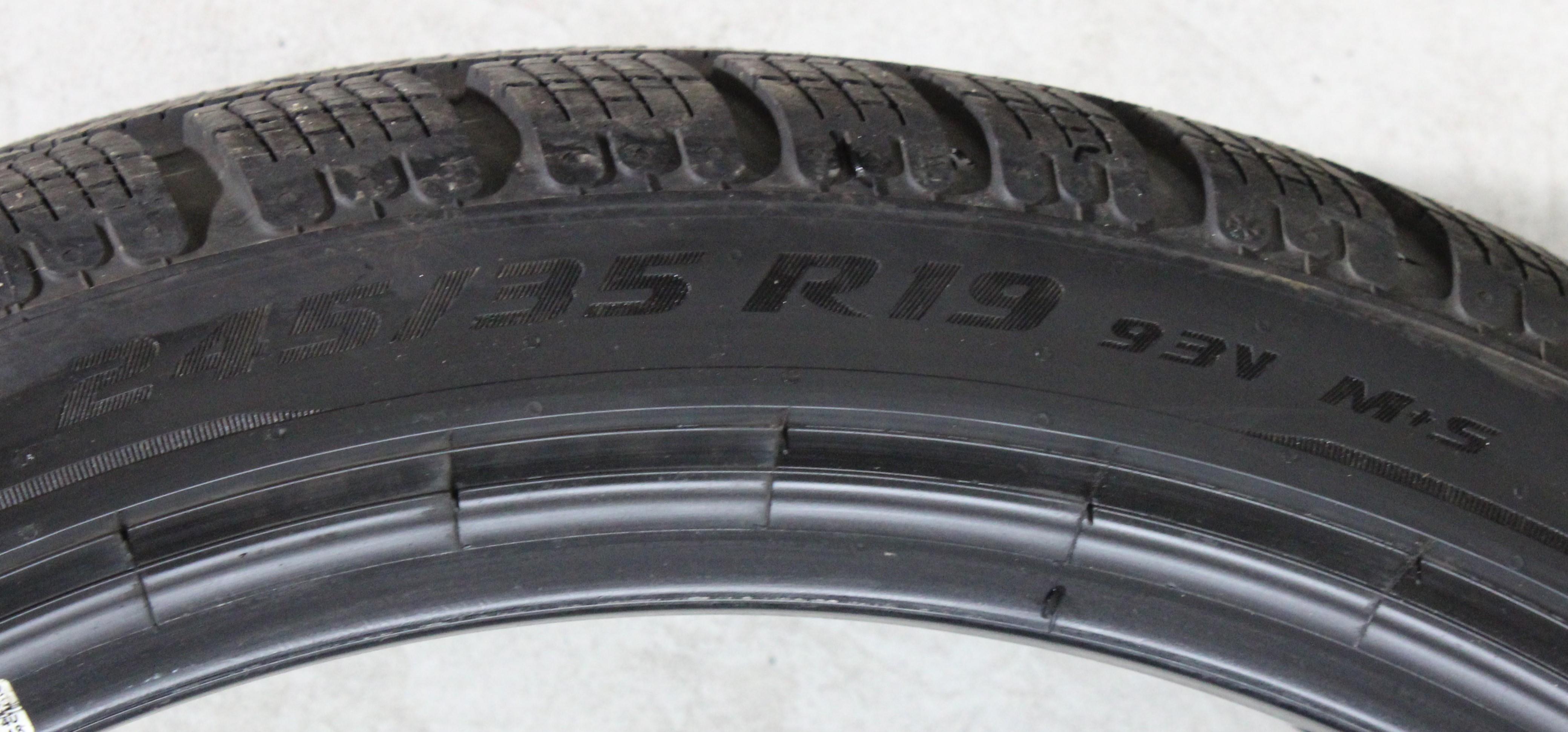 2 x 245/35R19 93V Winterreifen Pirelli Pzero Winter AO 6,5-7mm 2022