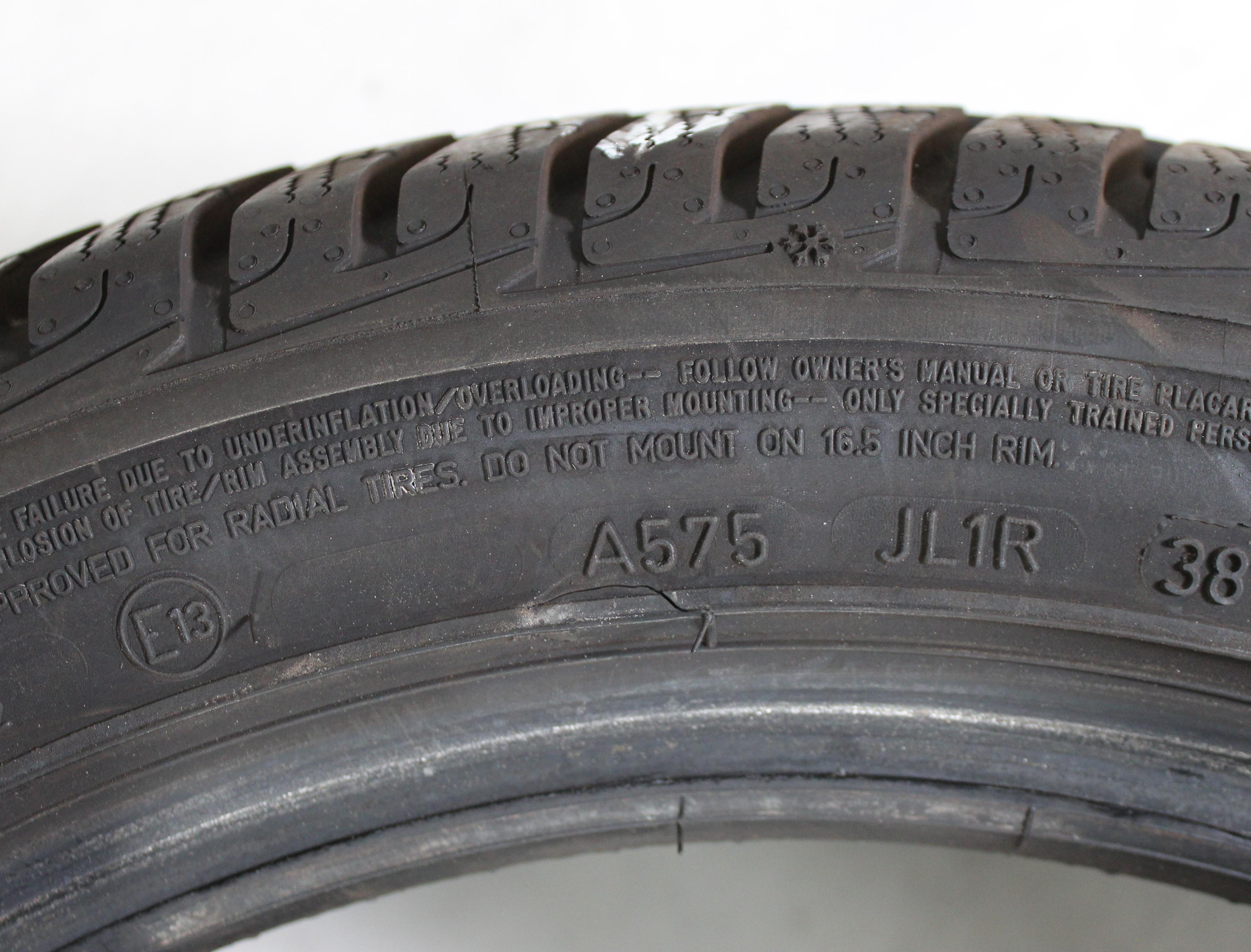 2 x 215/45R16 90V pneus hiver Goodyear Ultra Grip Performance GEN-1 7mm 2018