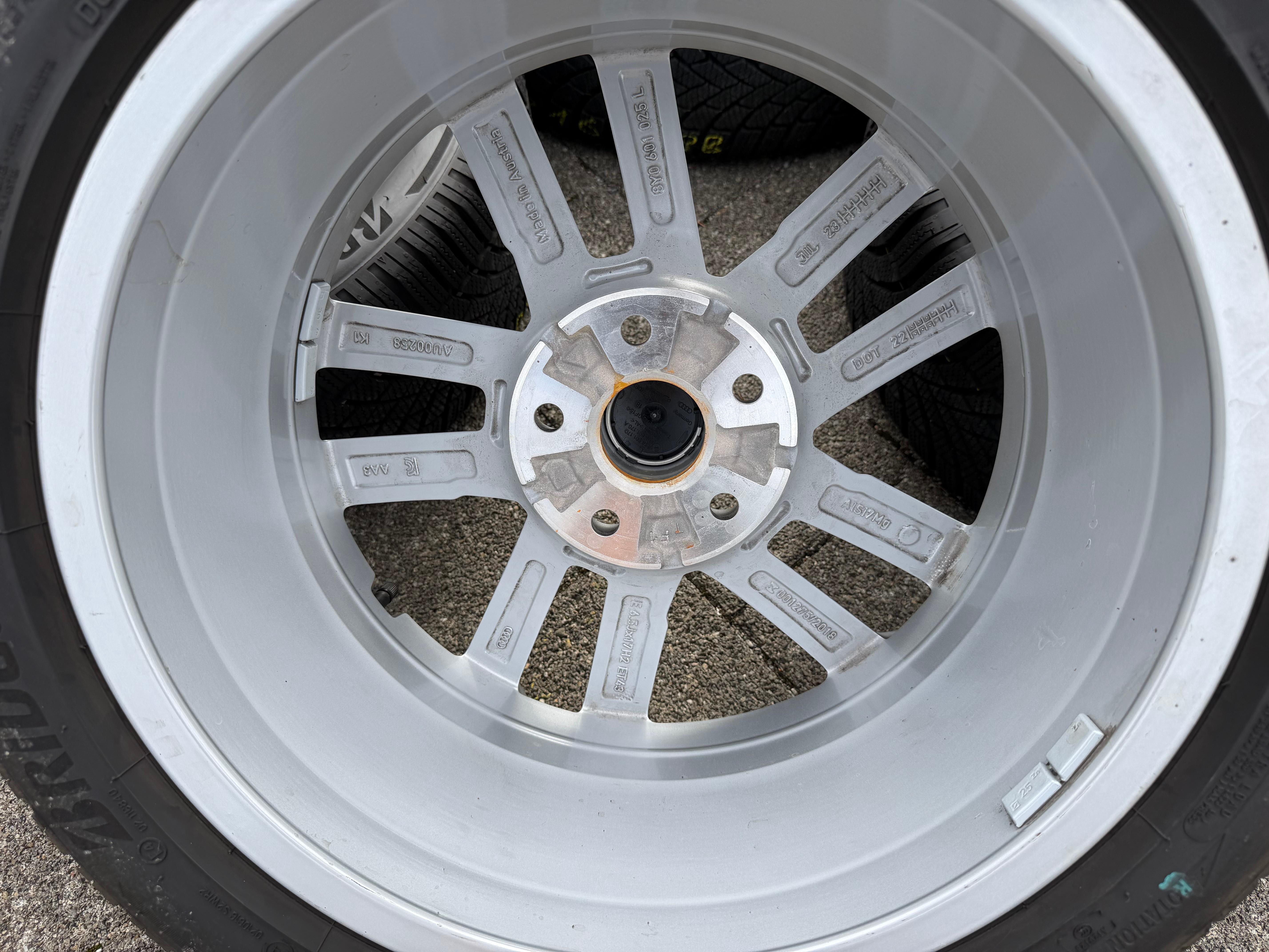 4 Original 17" Alu Winterräder Audi A3 S3 8Y 8Y0601025L 205/50R17 93H Bridgestone 2022