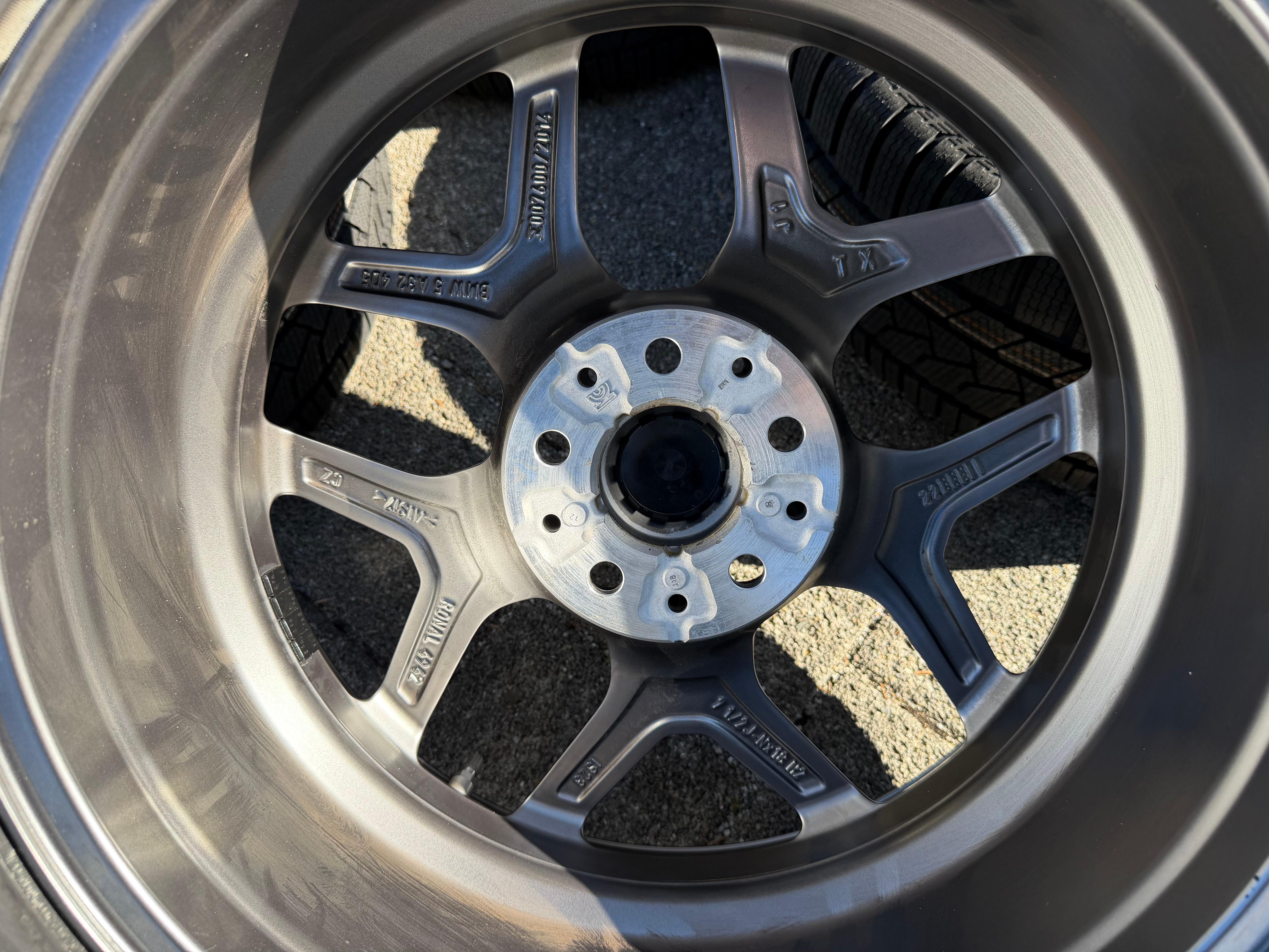 4 ruedas de invierno originales de aleación de 18" para BMW Serie 5 G60 G61, diseño 932 5A324D5 2022