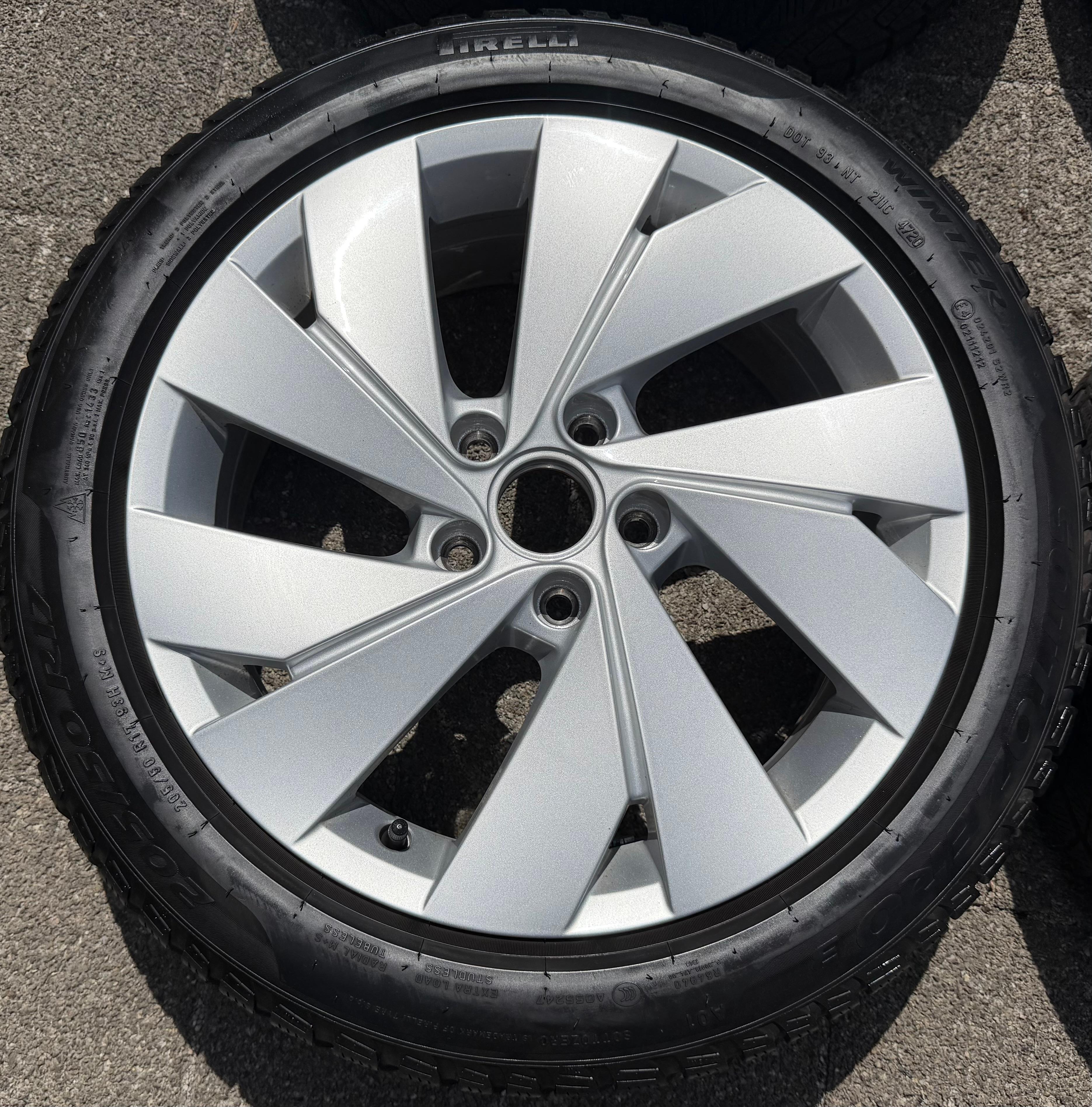 4 ORIGINAL 17" ALU WINTERRÄDER VW GOLF VIII 8 BELMONT 5H0601025B 205/50R17 93H