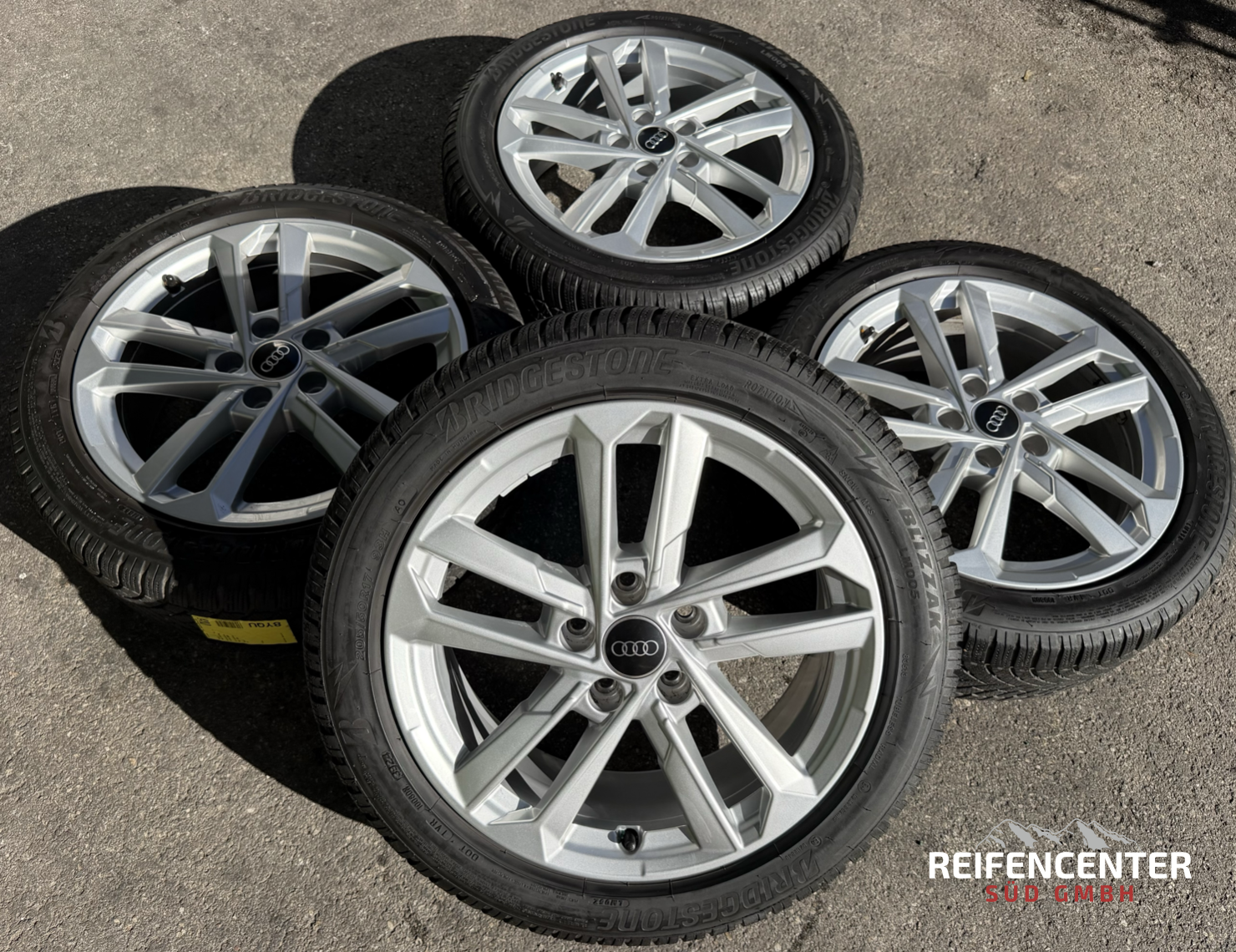 4 ruedas de invierno de aleación originales de 17" para Audi A3 S3 8Y 8Y0601025L 205/50R17 93H Bridgestone 2022