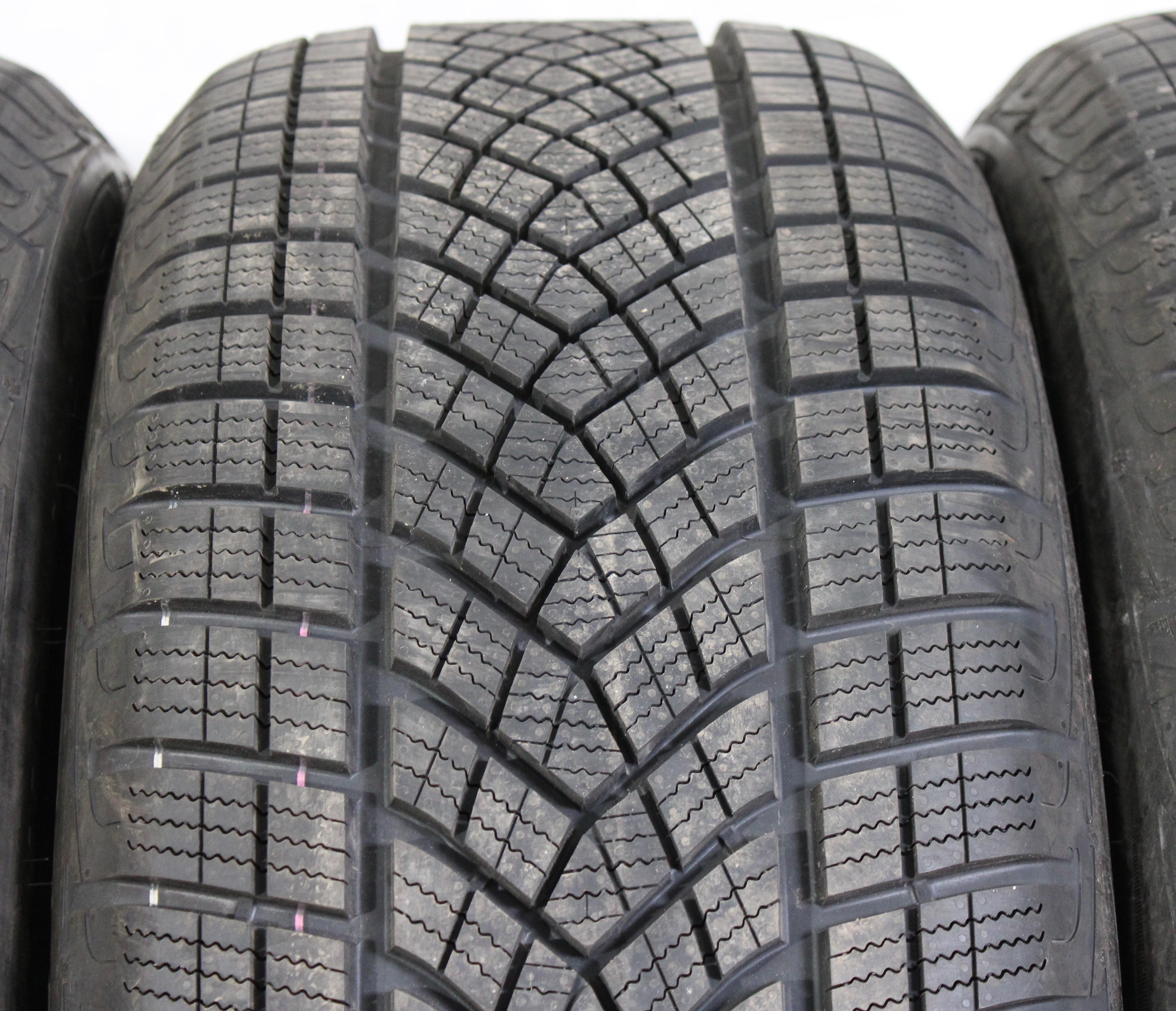 4 x 255/55R19 111H Winterreifen Goodyear Ultra Grip Performance GEN-1 7,5-8mm 2018 AO