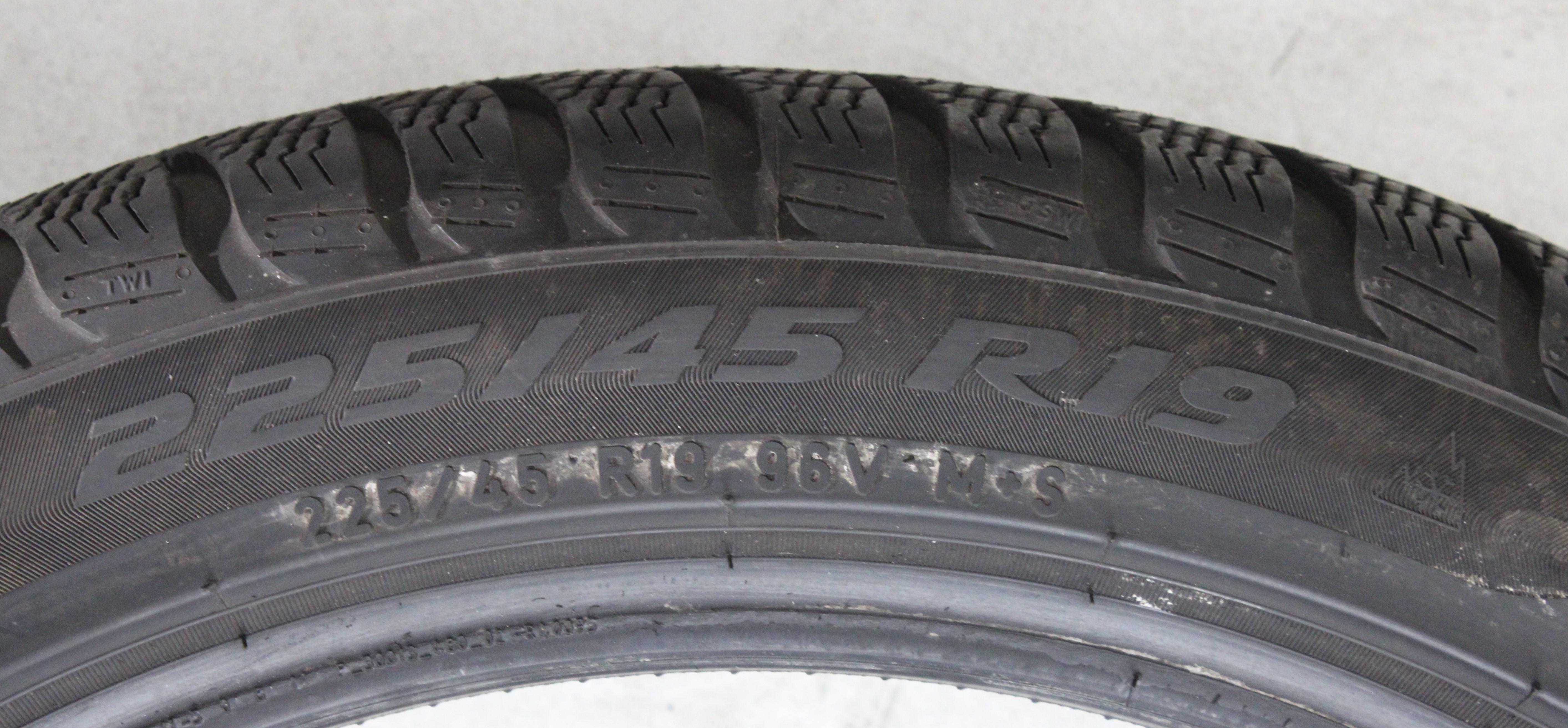 4 x 225/45R19 96V Winterreifen Pirelli Sottozero 3 * Runflat 6,5-7mm 2019