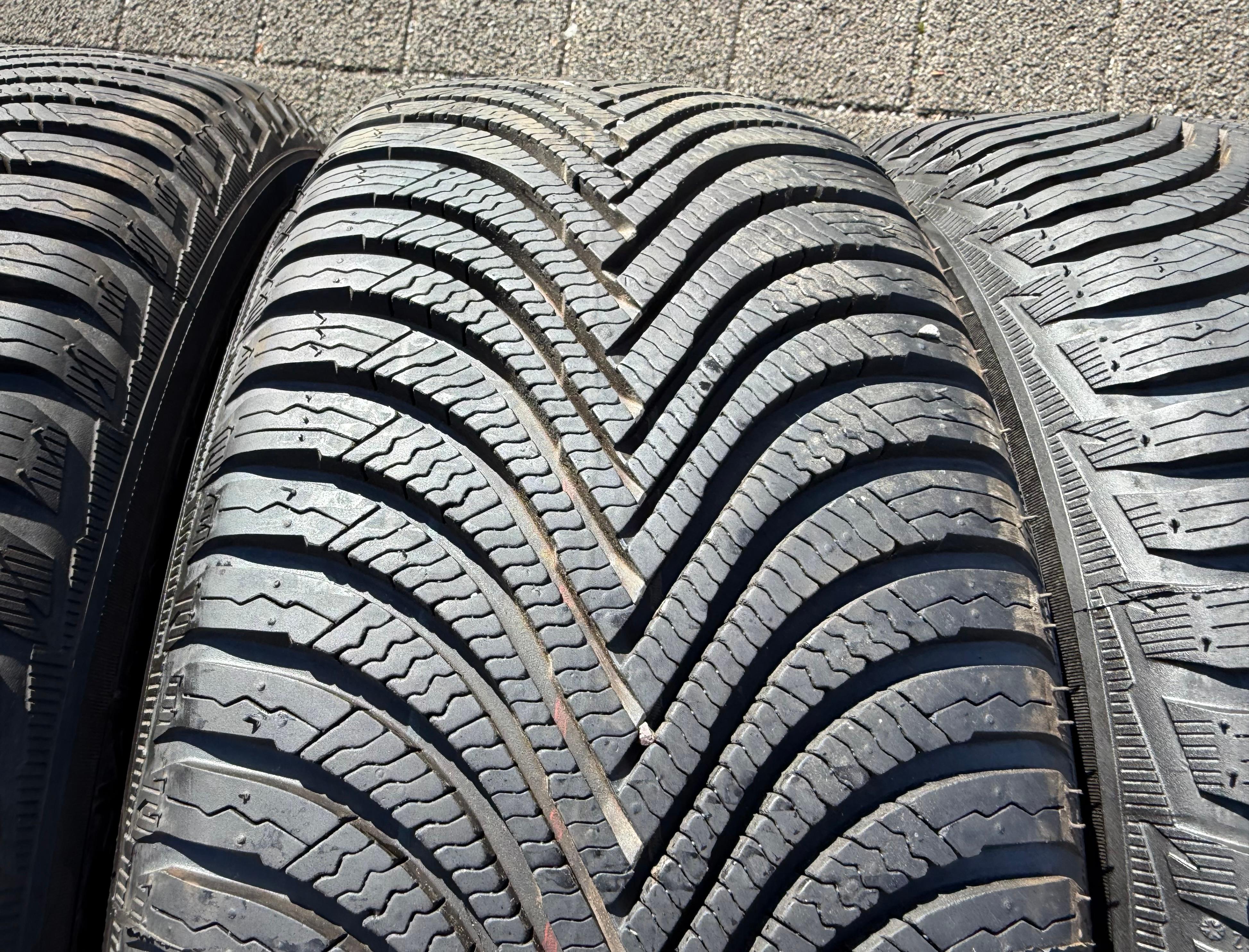 4 Original 17" Alu Winterräder Audi Q2 GA 215/55R17 94V Michelin 8MM 2024 81A601025C