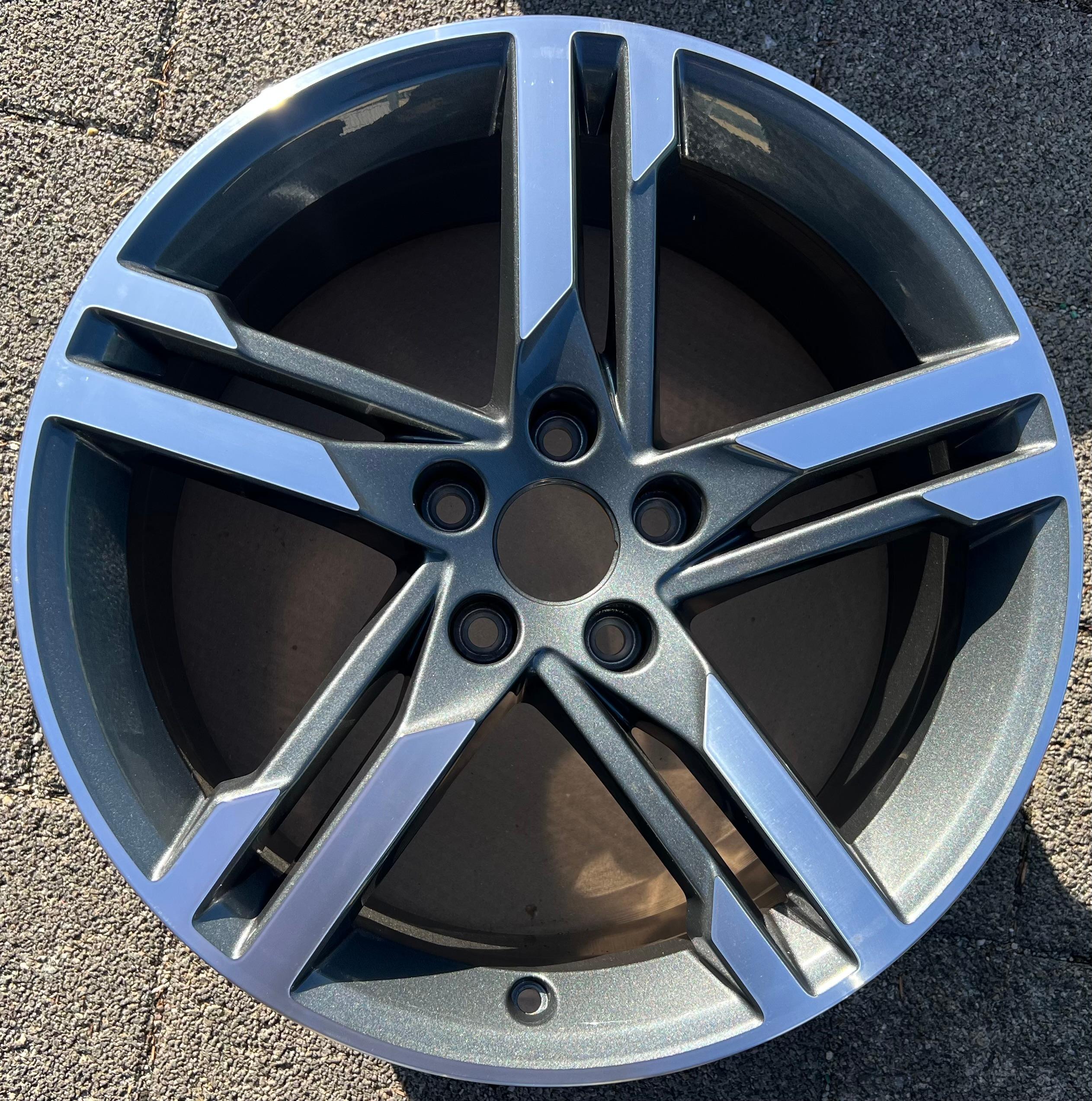 1 X ORIGINAL 18" ALUFELGE FELGE AUDI A4 8W 8W0601025M 8x18 ET40 FREIHAUS