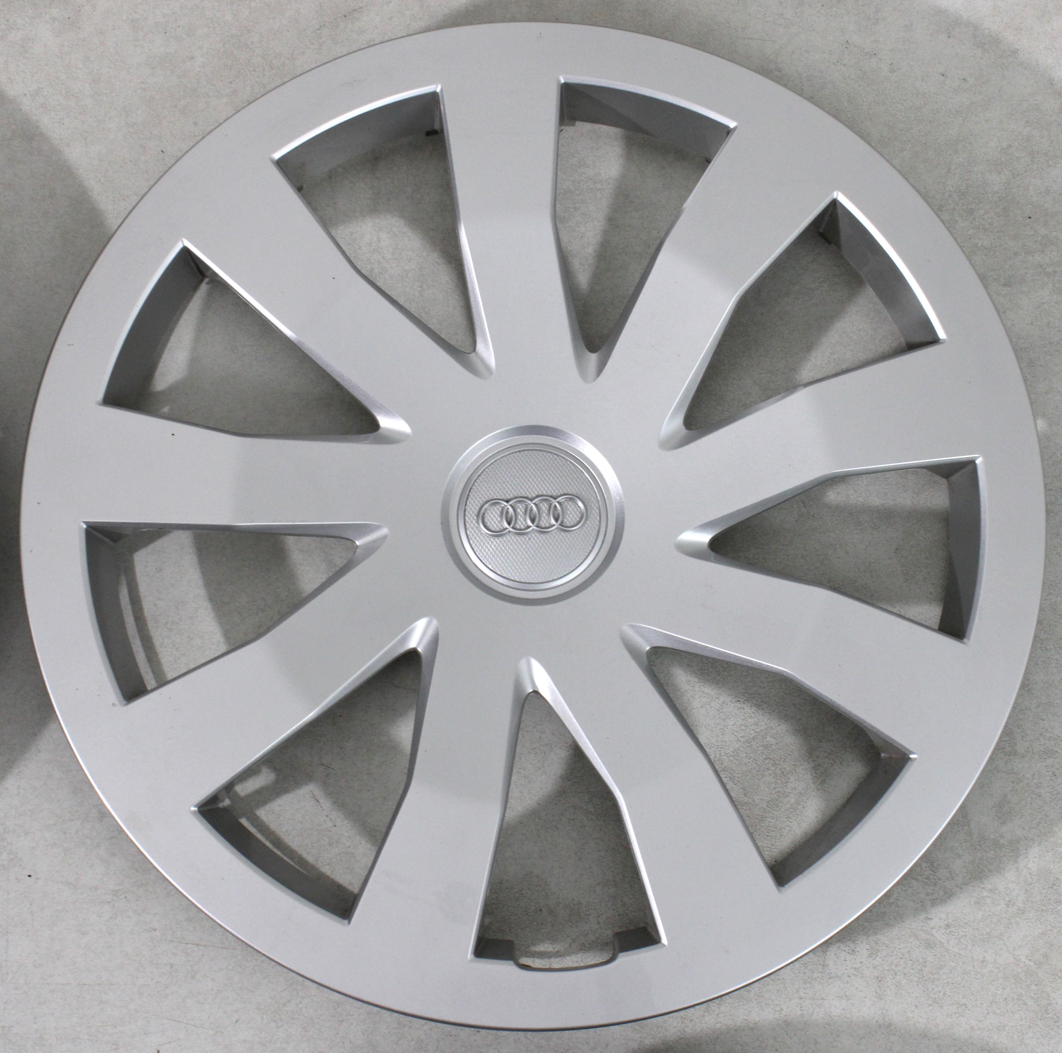 4 TAPACUBOS ORIGINALES DE 15" AUDI A1 GB 82A601147 15 PULGADAS