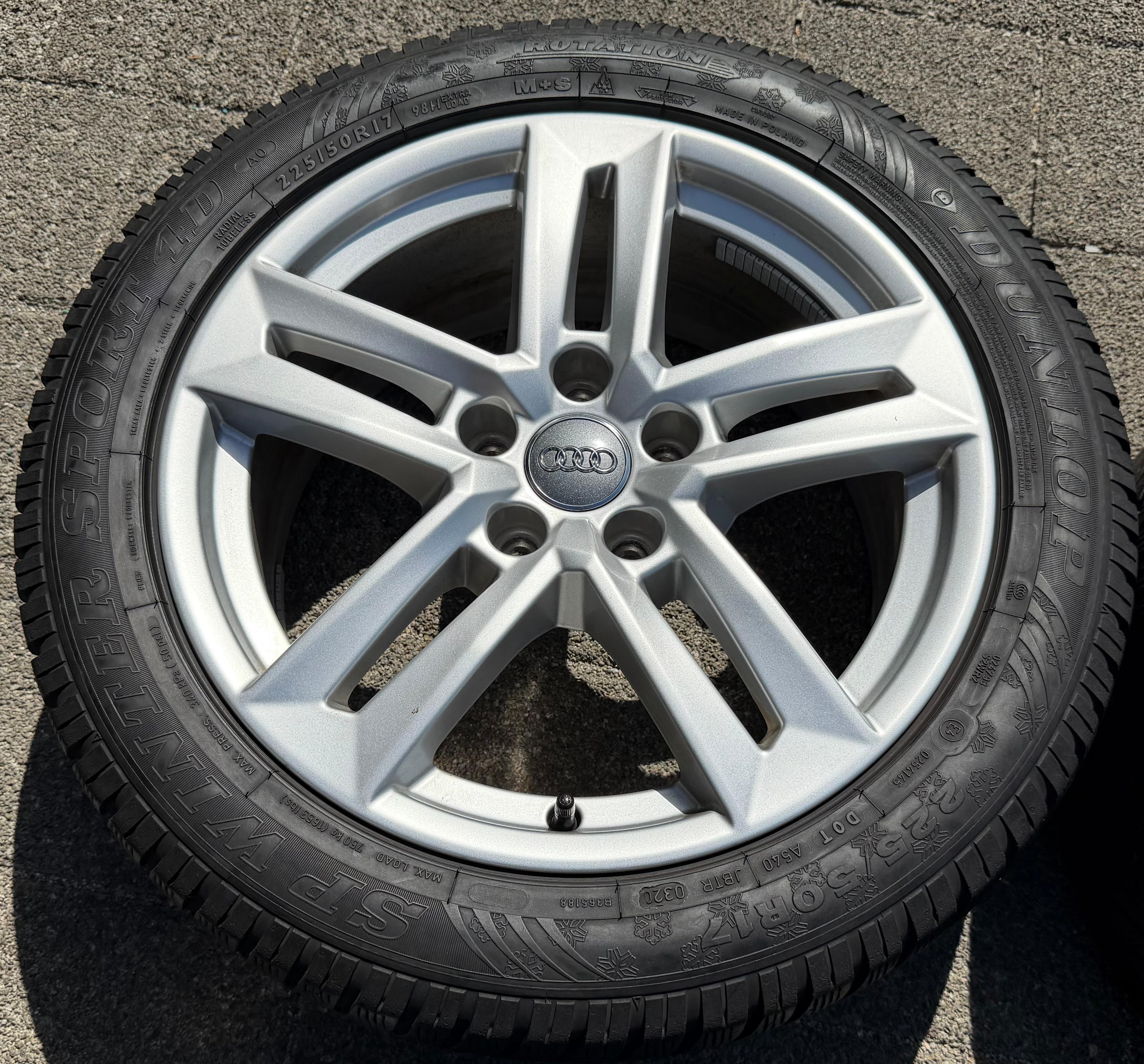 4 Original 17" Alufelgen Audi A4 8W B9 8W0601025P 7x17 ET42 Felgen