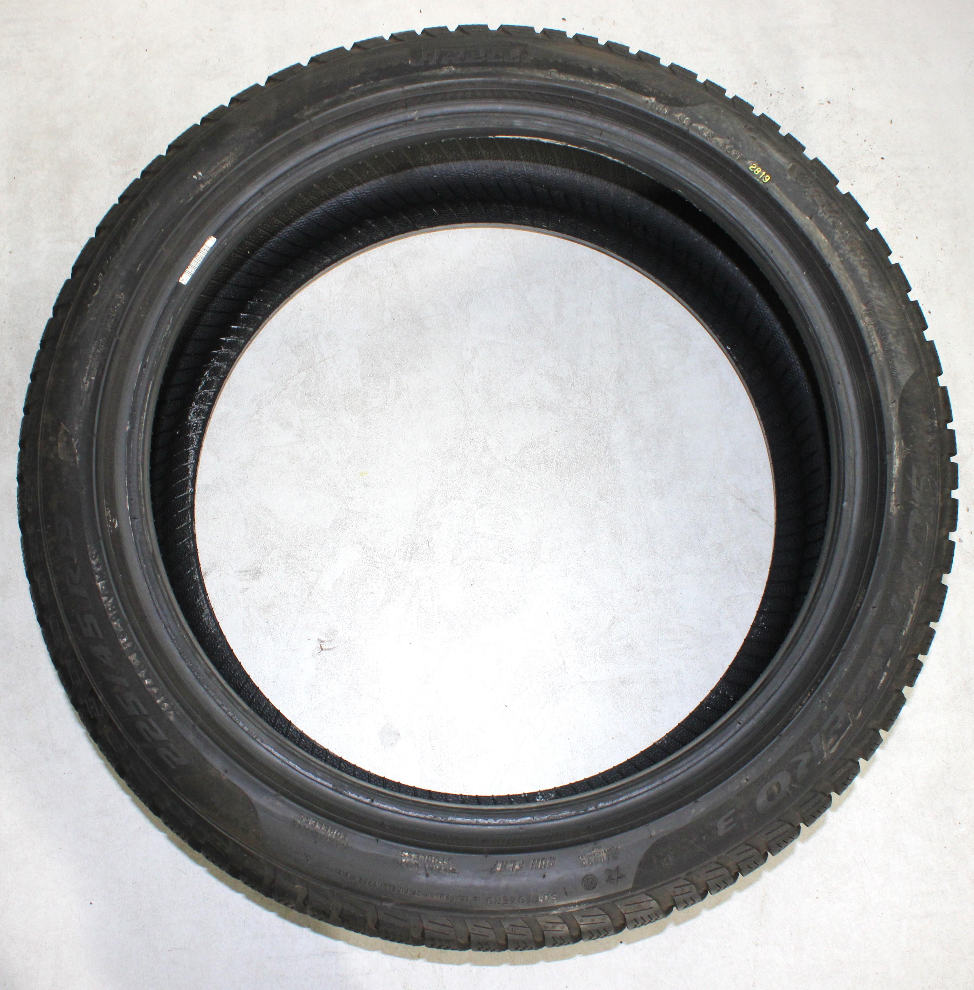 4 x 225/45R19 96V Winterreifen Pirelli Sottozero 3 * Runflat 6,5-7mm 2019