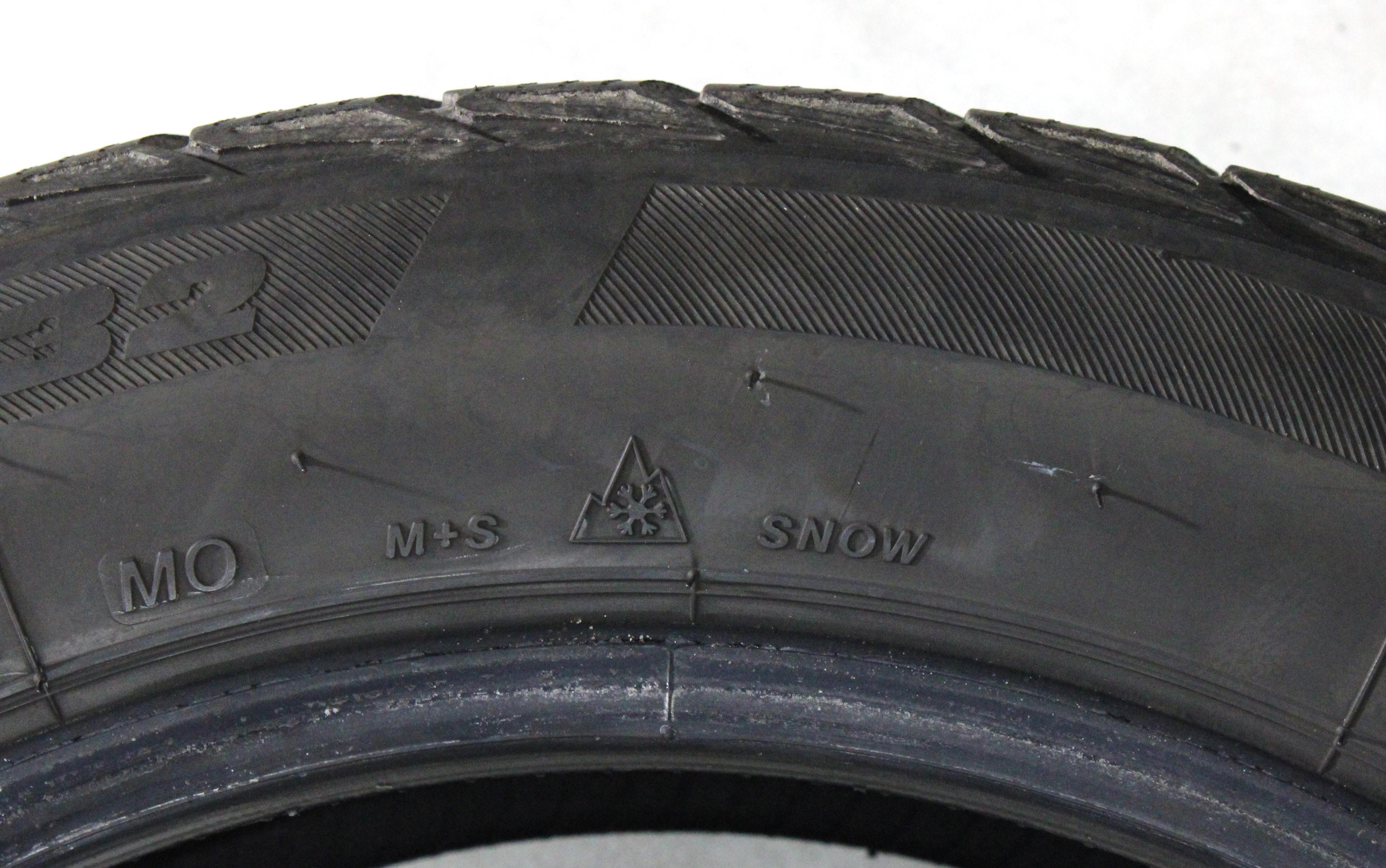 4 x 225/50R17 94H Winterreifen Bridgestone Blizzak LM-32 MO 2x4,5-5mm/2x5-5,5mm 2x2020/2x2021