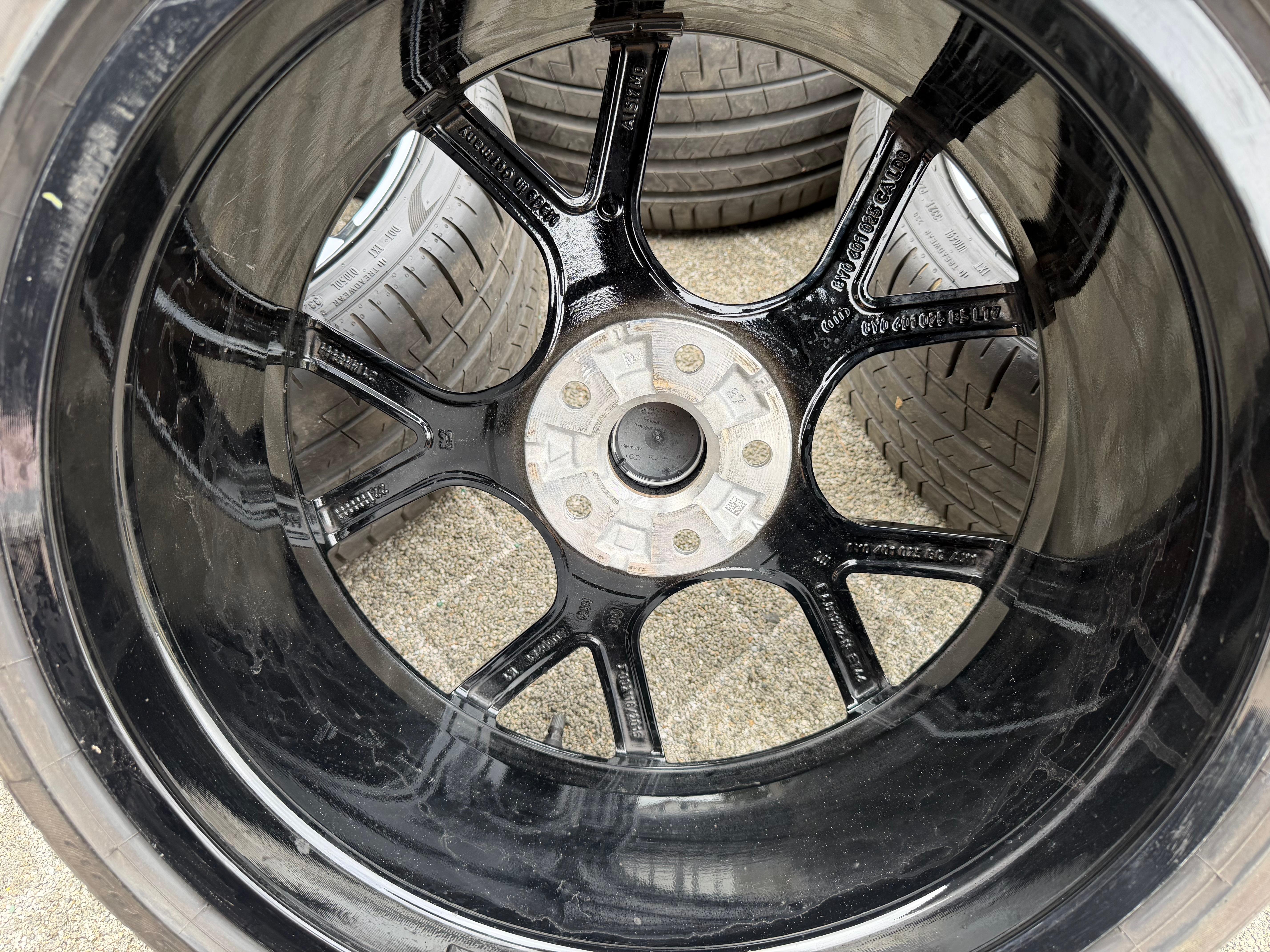 4 Original 19" Alu Sommerräder Audi RS3 8Y 8Y0601025BQ 8Y0601025BP PIRELLI