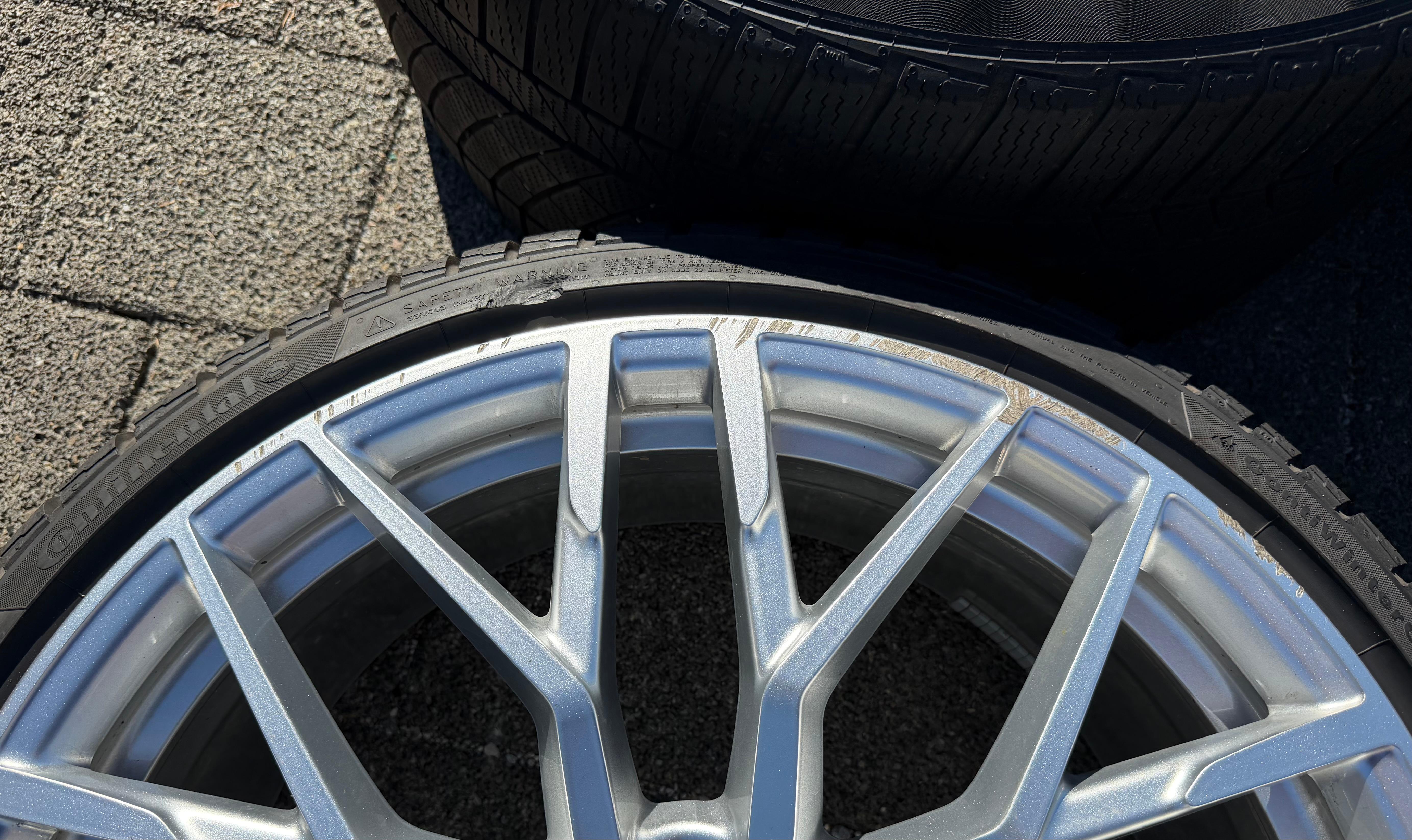 4 Original 20" Alu Winterräder Audi R8 V8 V10 4S 4S0601025G 4S0601025H Continental