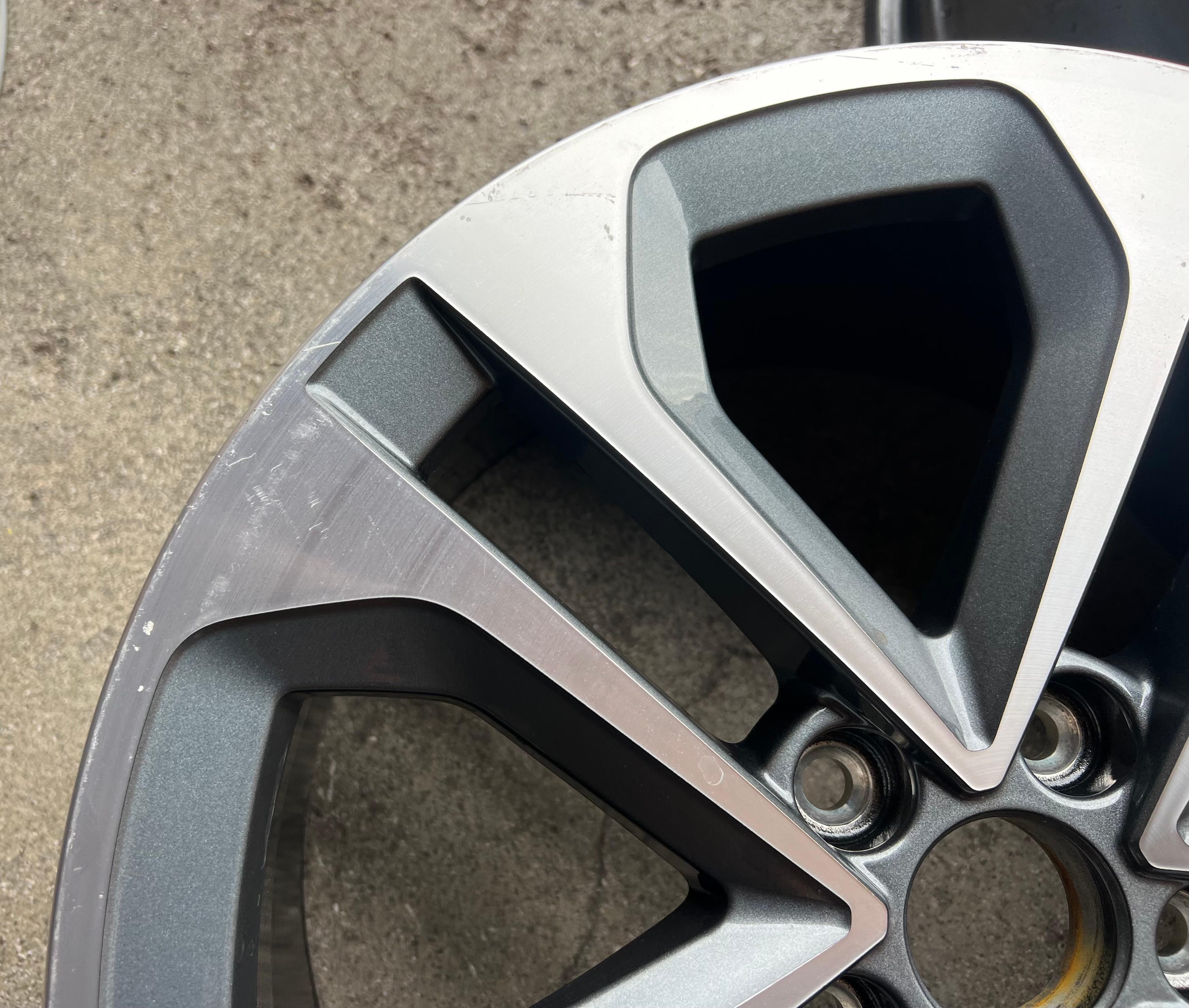 4 ORIGINAL 18" ALUFELGEN AUDI A3 S3 8Y 8Y0601025CE 8x18 ET46 FREIHAUS
