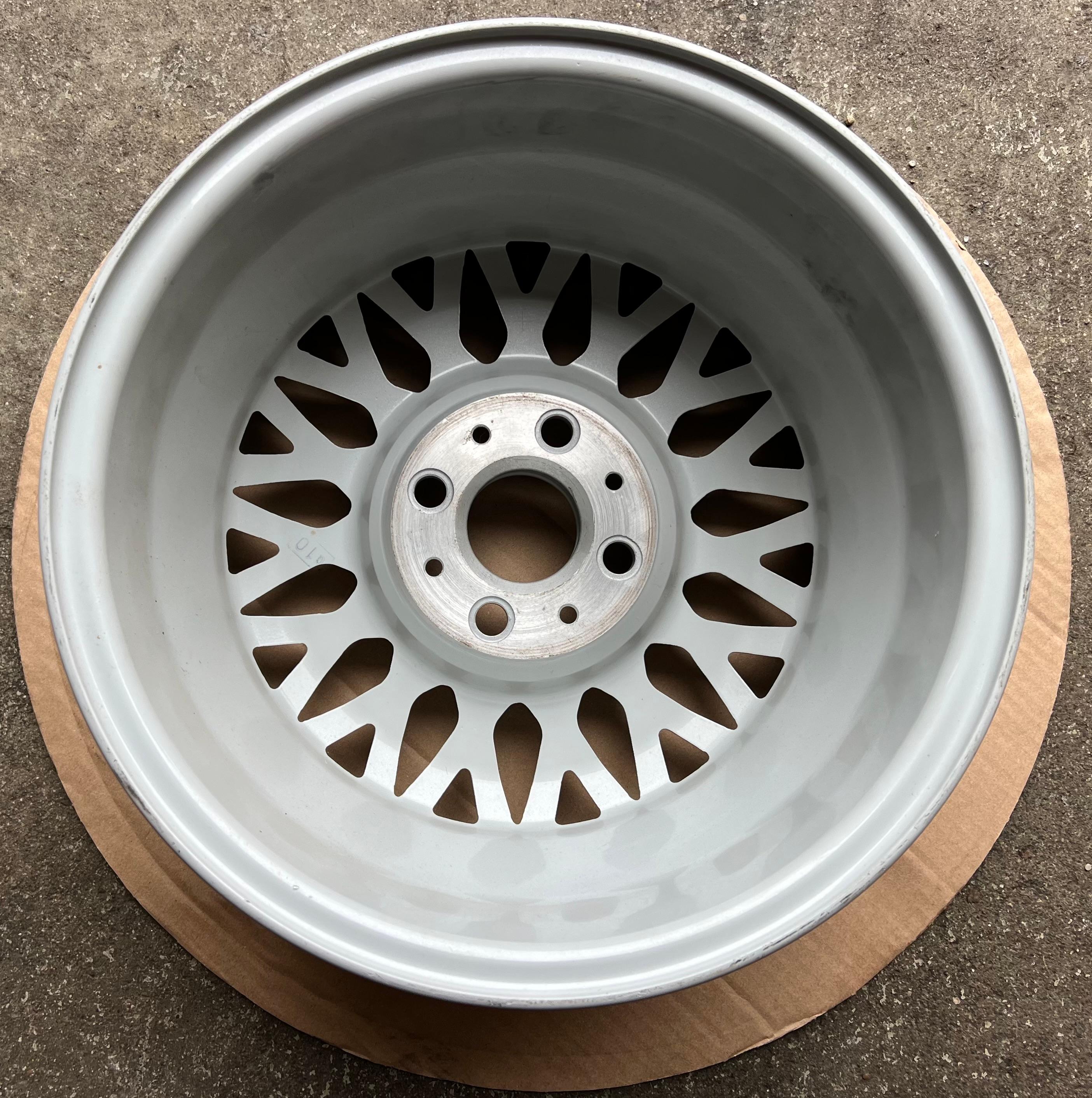 1 jante alu d'origine 14" pour BMW Série 3 E30 2225540 6,5x14 ET30 à rayons en croix
