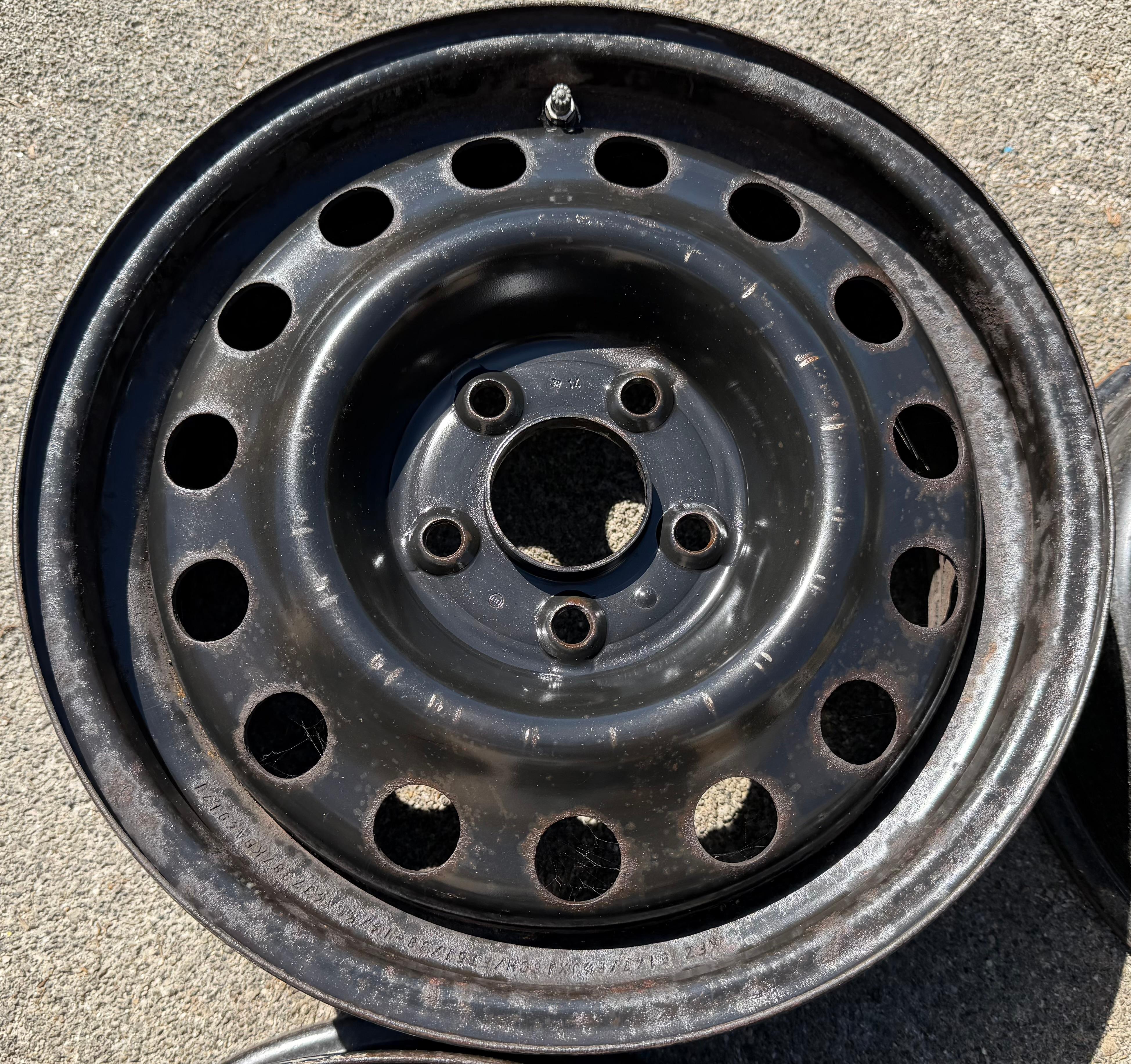 4 cerchi in acciaio da 16" per KIA CEED CD JD e HYUNDAI i30 GDE, 6,5x16 ET45, 5x114,3, con sistema di monitoraggio della pressione dei pneumatici (TPMS)