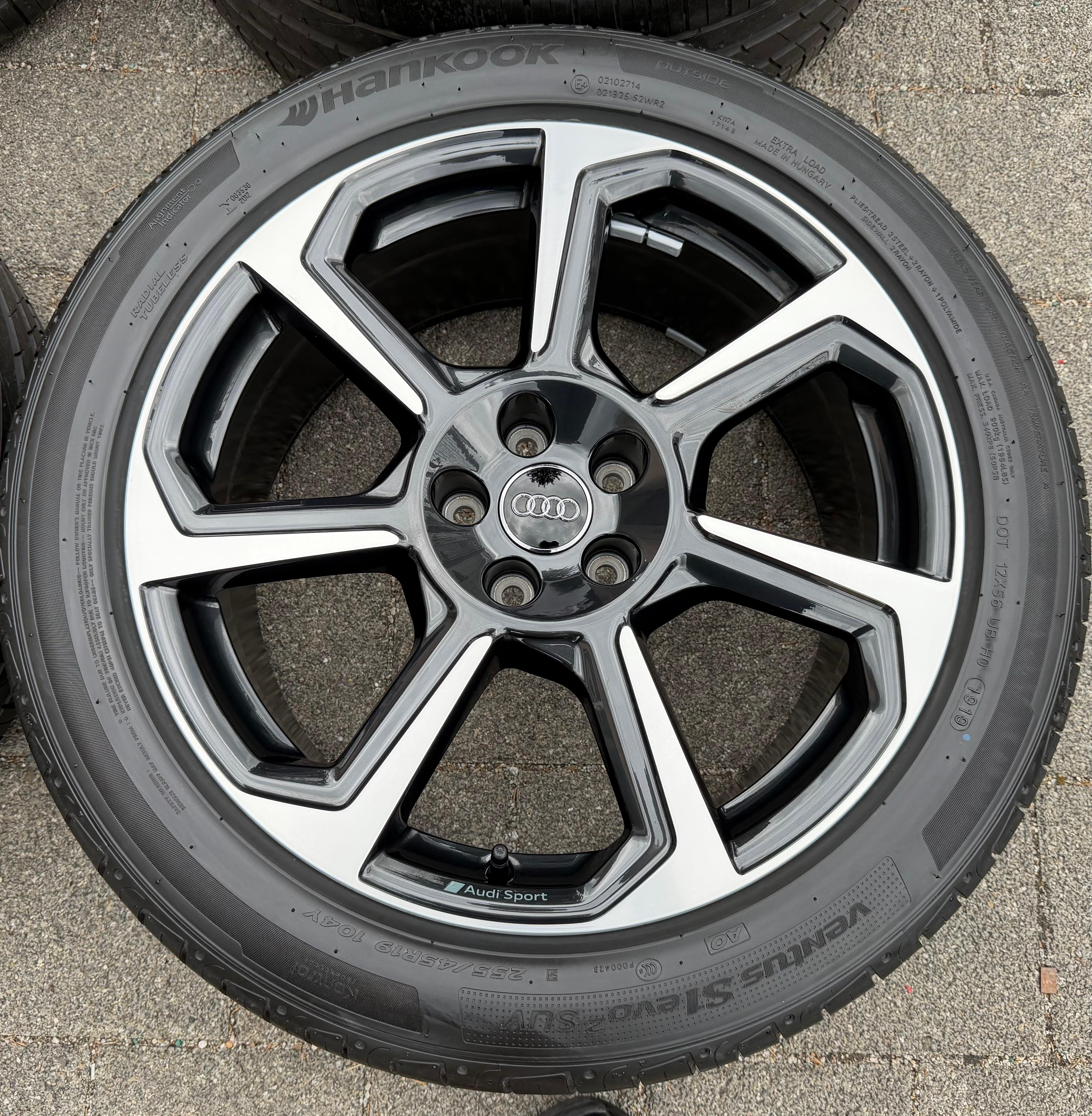 4 cerchi in lega Sommer originali da 19" per Audi Q3 F3B 83A 83A601025D 255/45R19 104Y Hankook
