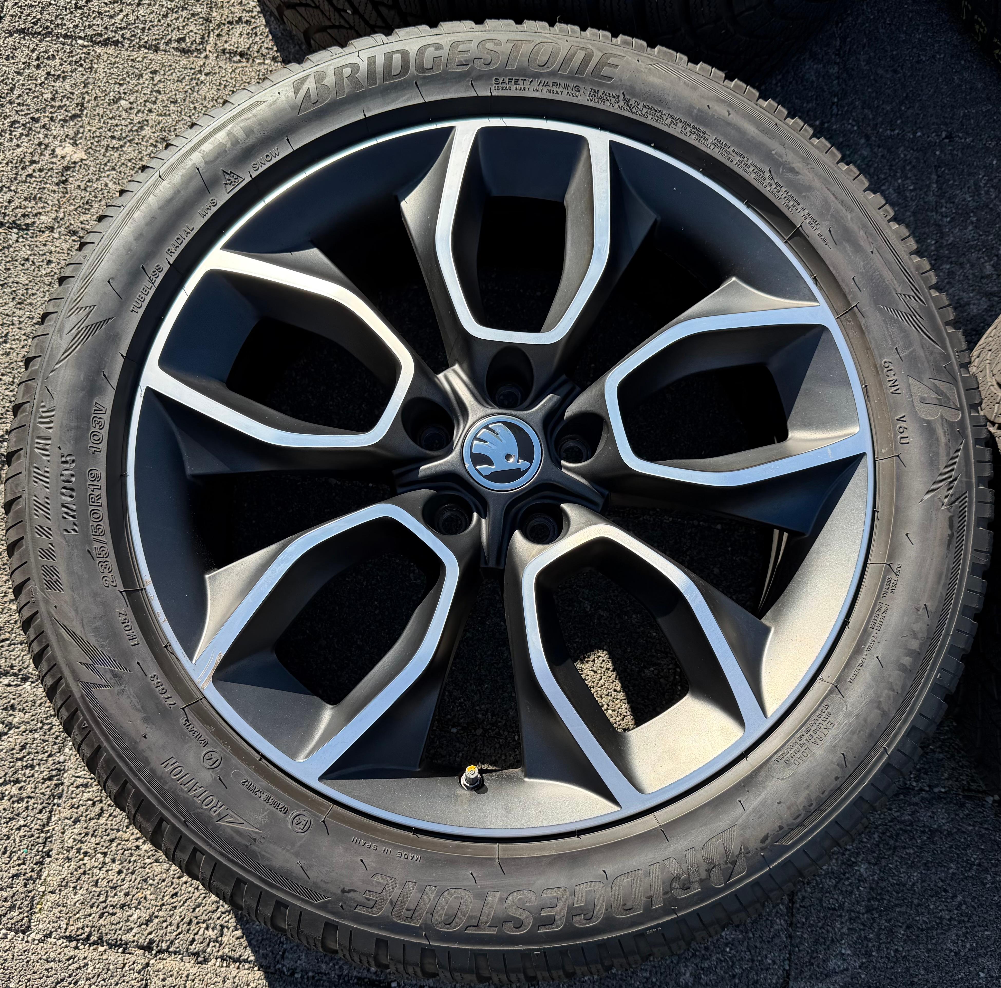 4 Original 19" Alu Winterräder Skoda Kodiaq NS7 235/50R19 103V 2022 Bridgestone