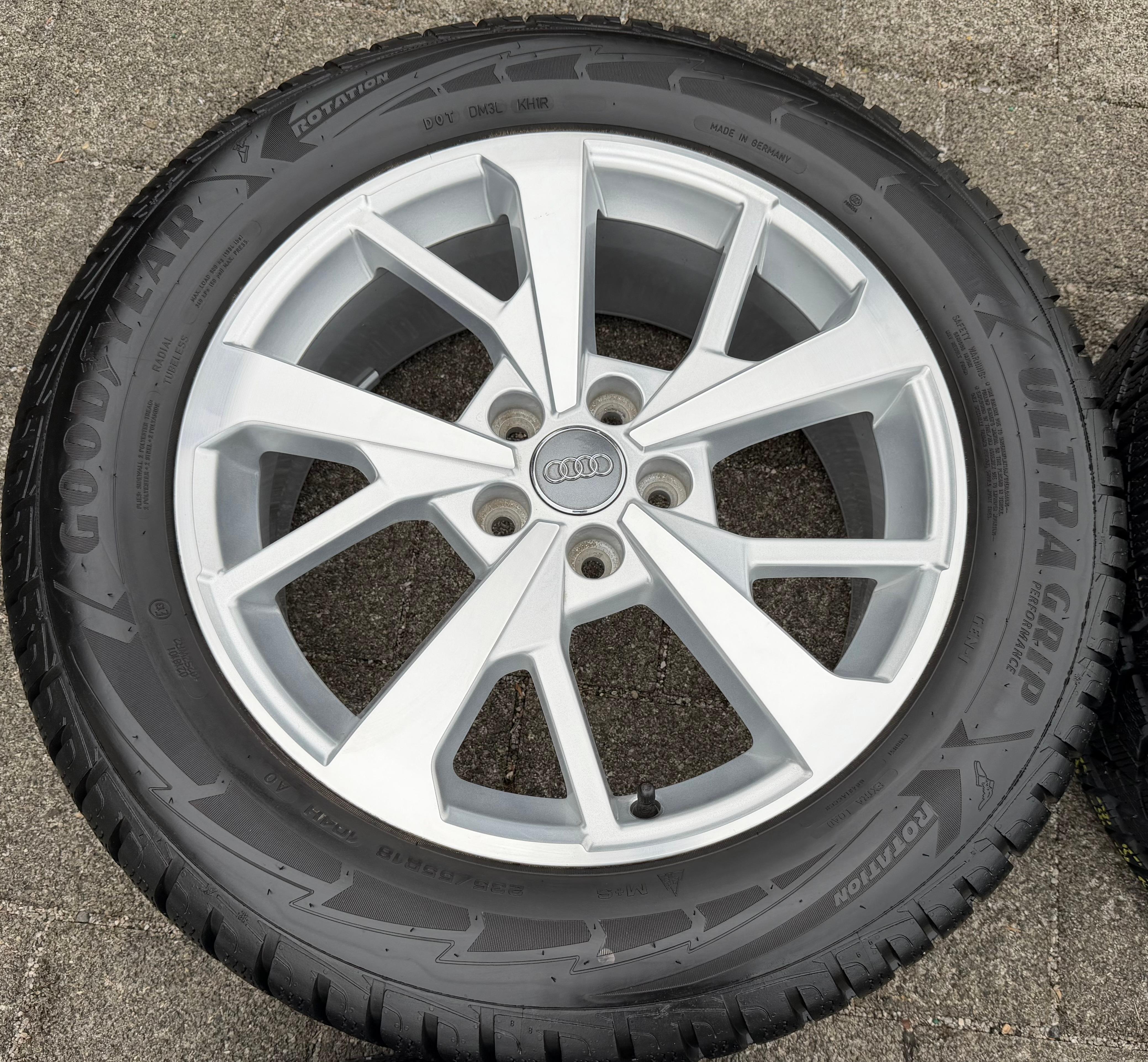 4 ruedas de invierno de aleación originales de 18" para Audi Q3 F3 83A 83A601025J 235/55R18 104H Goodyear