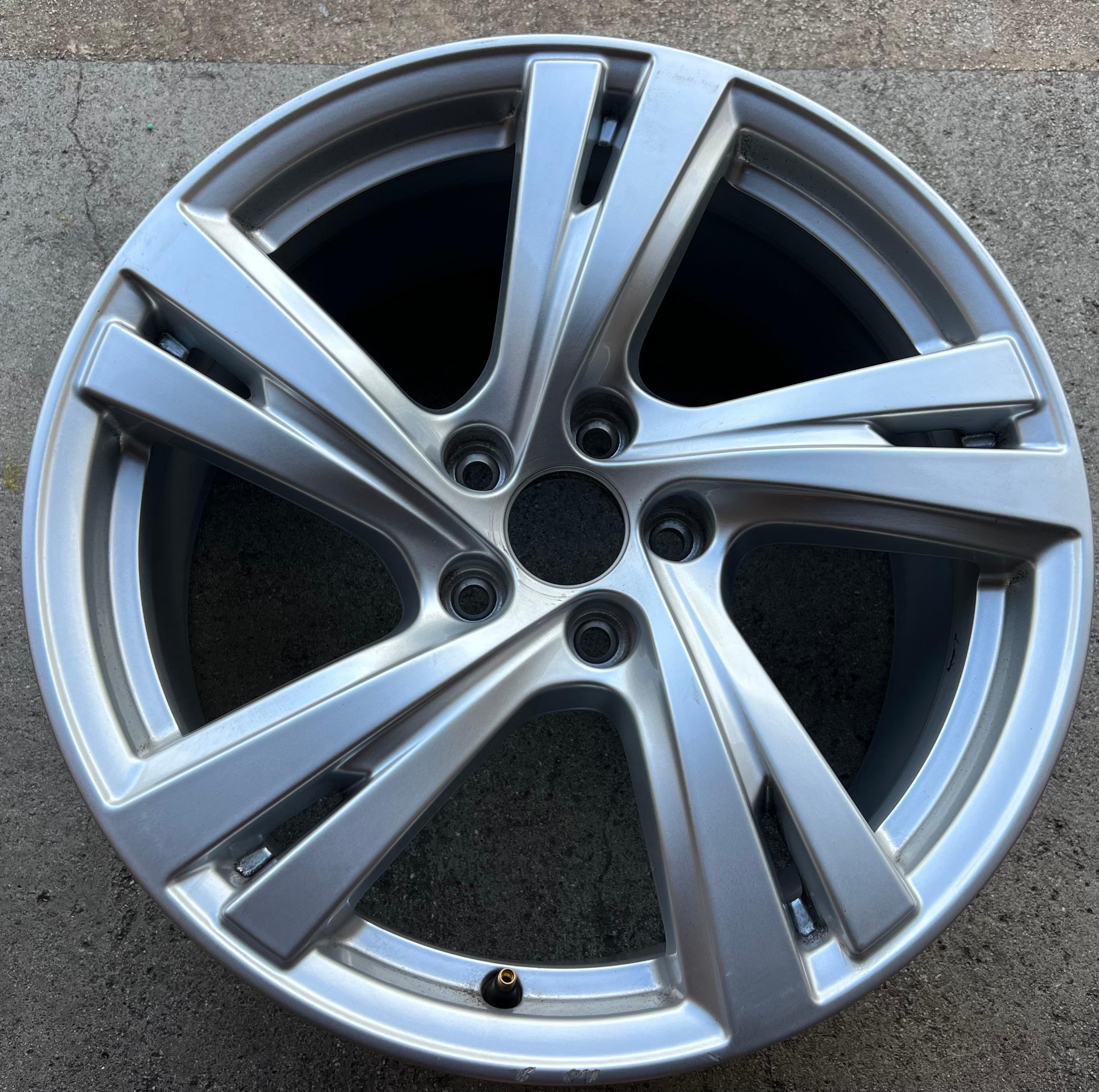 1 X ORIGINAL 18" ALUFELGE AUDI A5 S5 F2 B10 8B3601025C 8x18 ET40 FREIHAUS