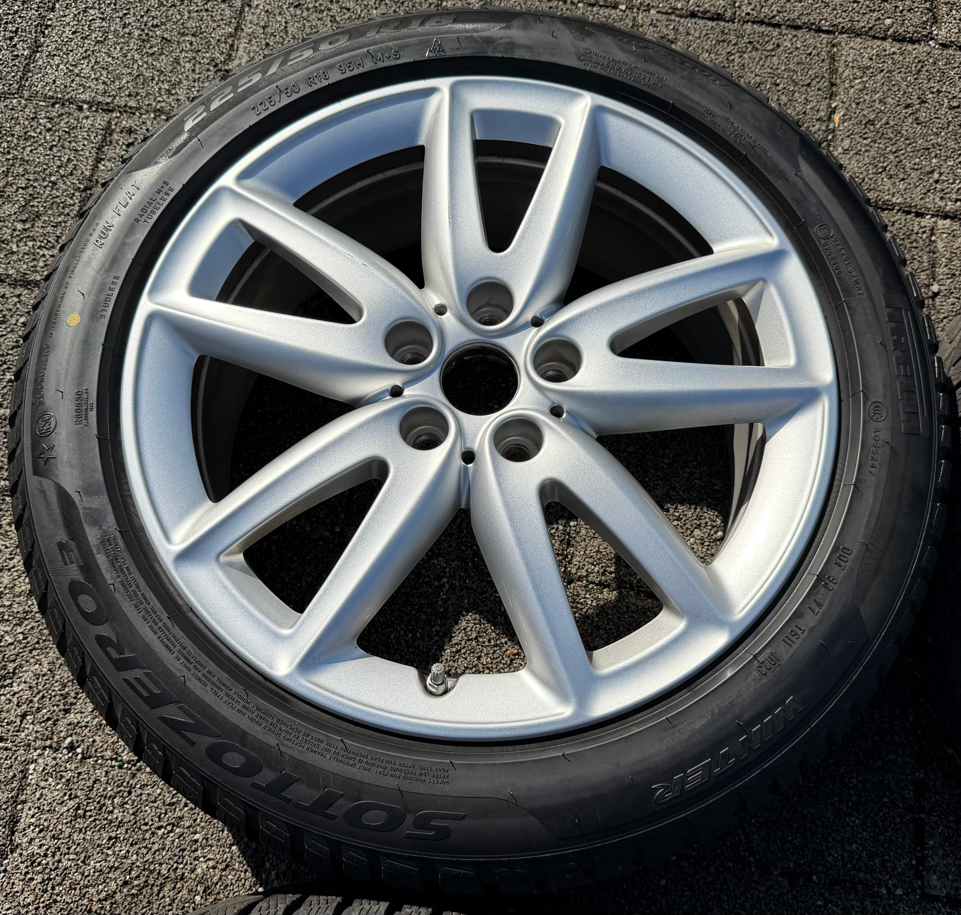 4 ORIGINAL 18" ALU WINTERRÄDER MINI COUNTRYMAN F60 225/50R18 95H 6888852 FREIHAU