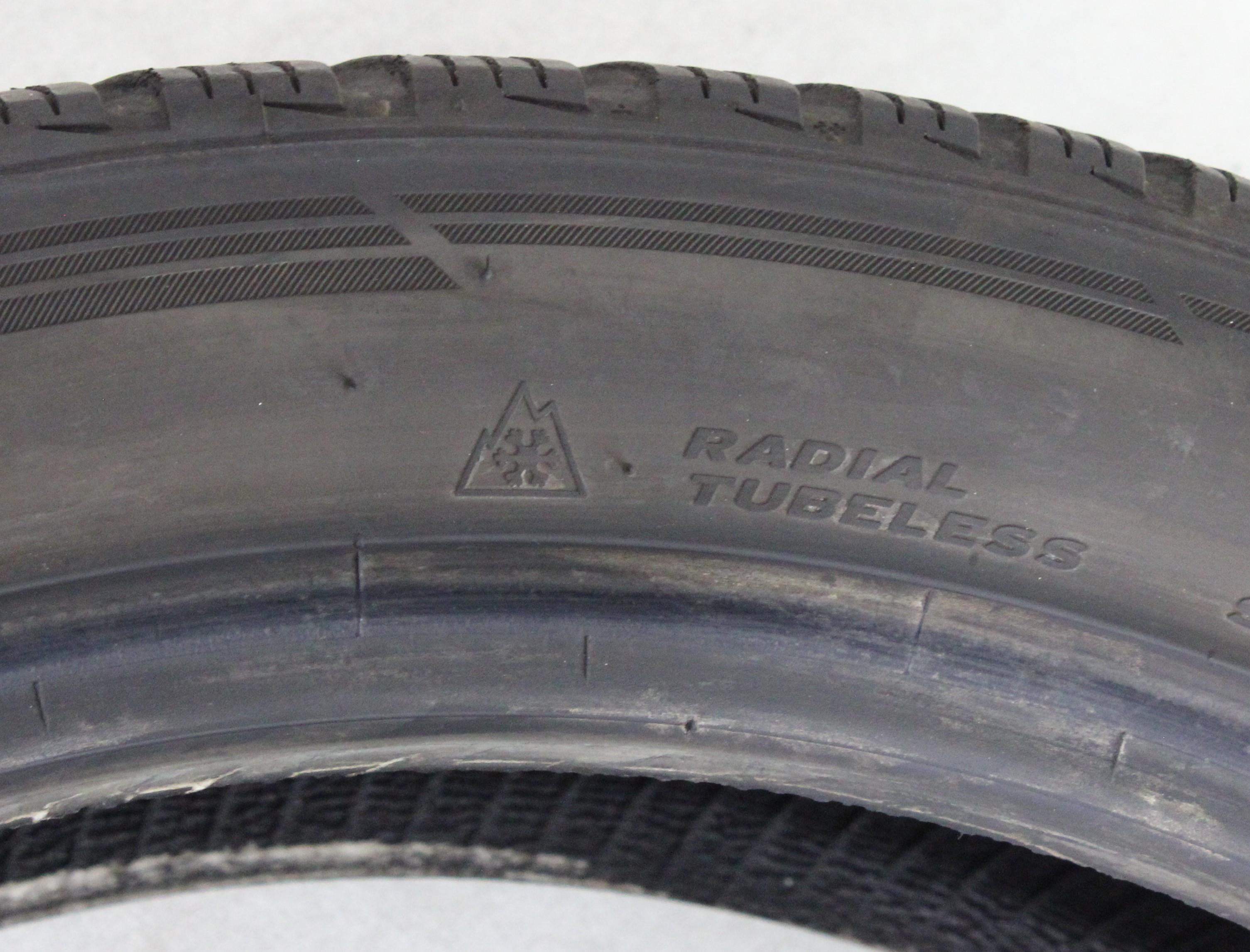 2 x 235/45R20 100V Winterreifen Hankook Winter I*Cept Evo 3 X 4-4,5mm 2022/2023