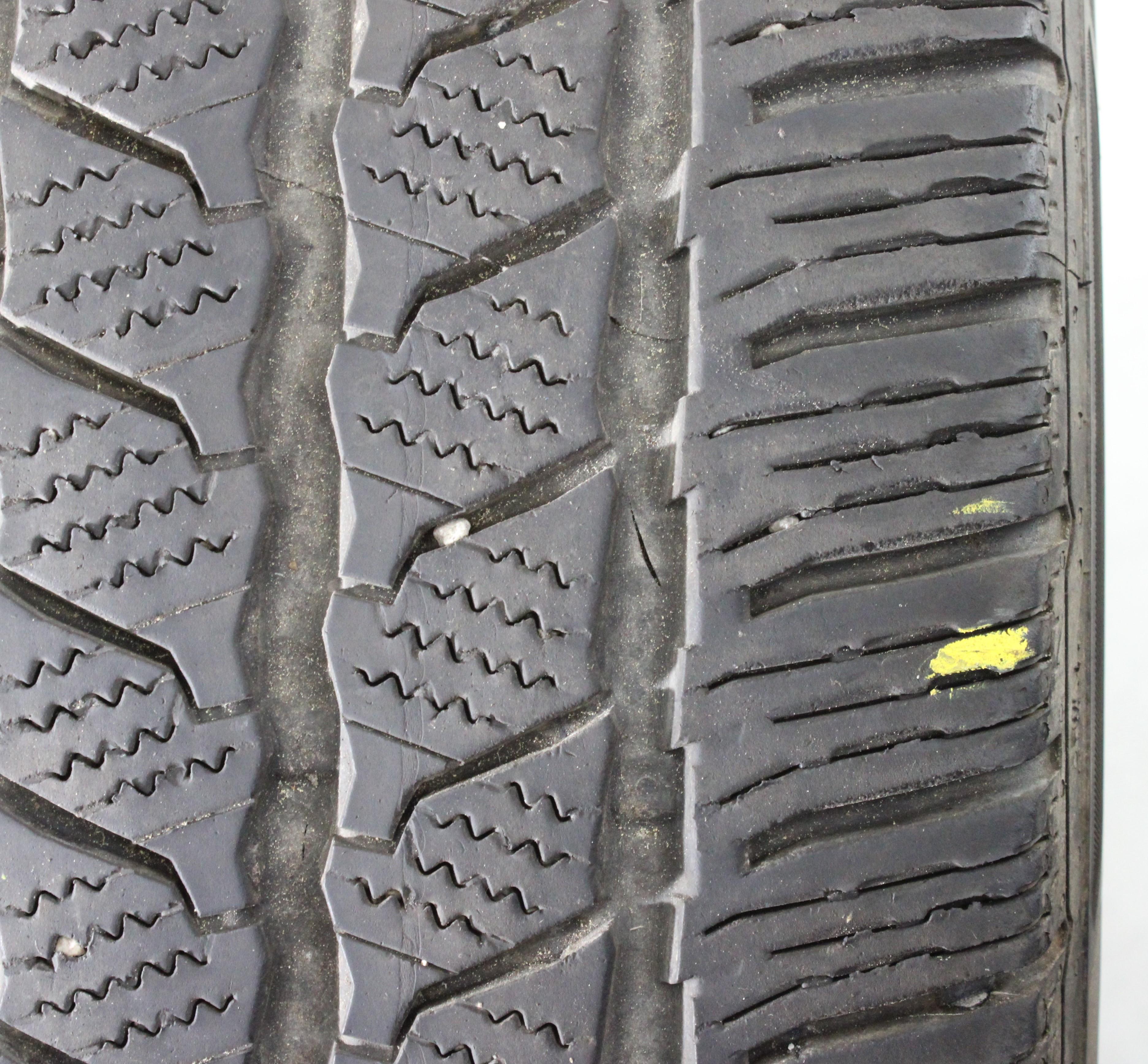 2 x 235/65R16C 115/113R Winterreifen Continental VanContact Winter 1x5-5,5mm/1x6-6,5mm 2024