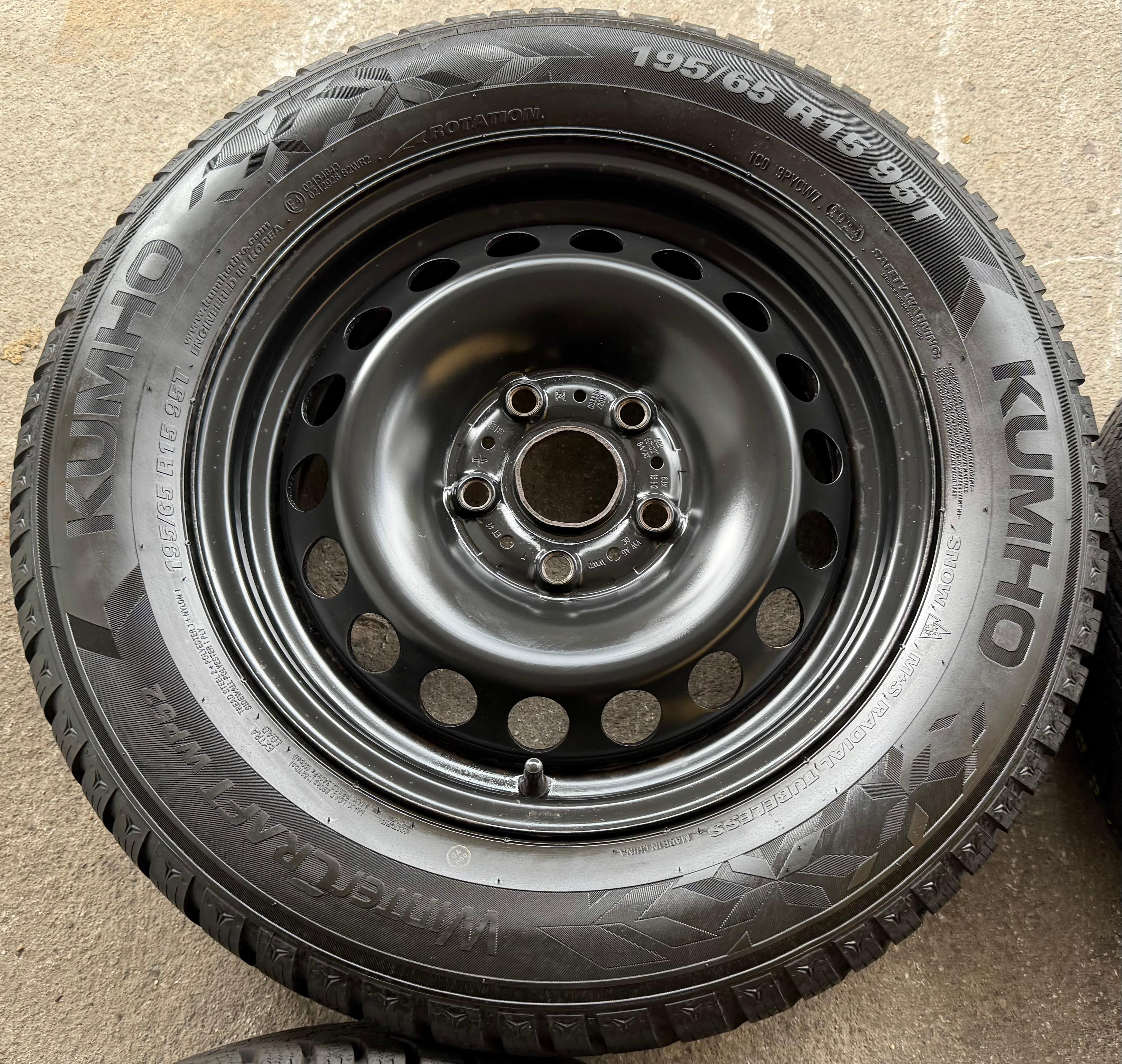 4 Winterräder VW Golf 7 8 Skoda Octavia 5E Seat Leon 5F KL 195/65R15 95T Kumho