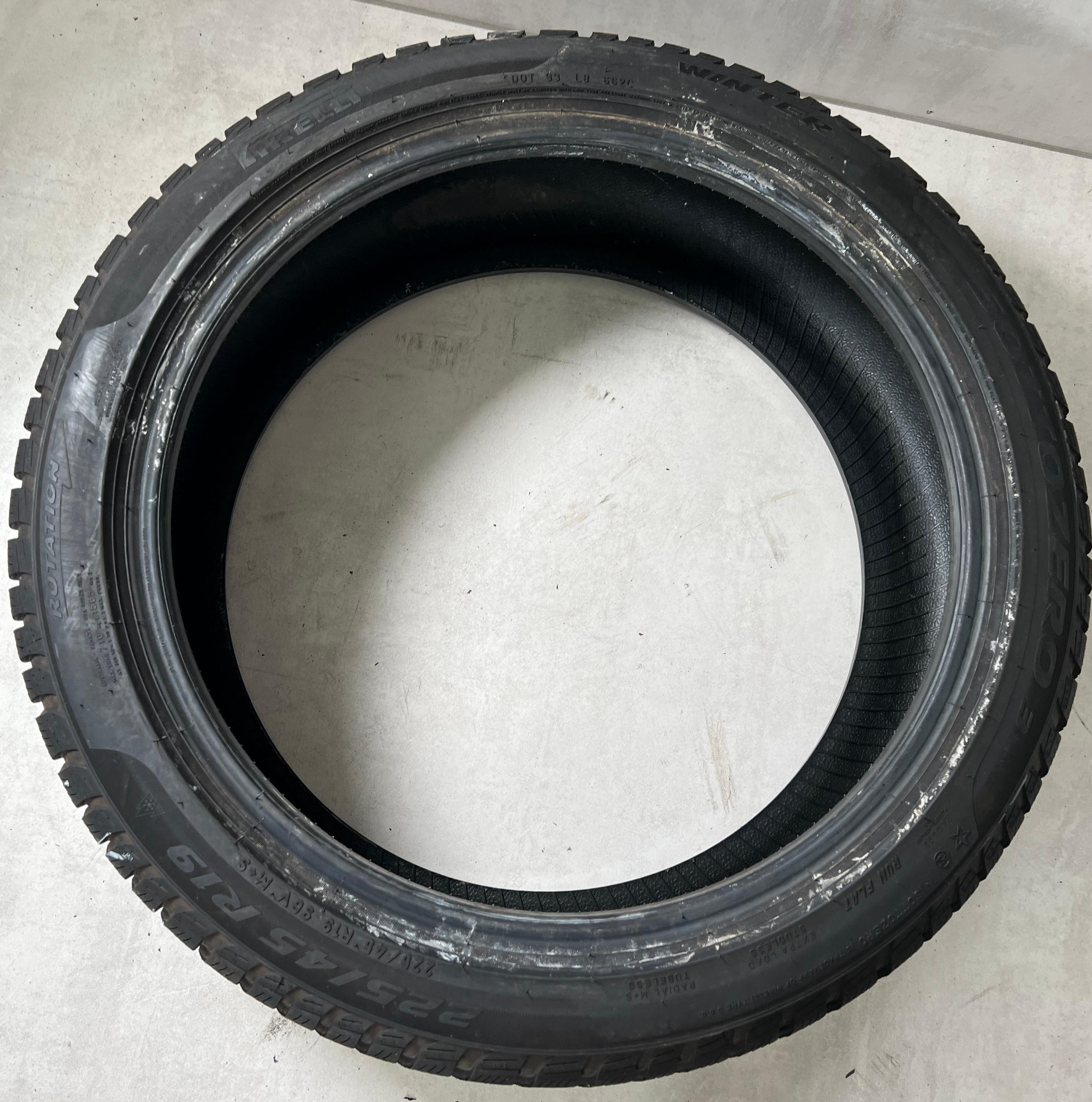 4 x 225/45R19 96V pneumatici invernali Pirelli Sottozero 3 Runflat 7,5mm 2020 *