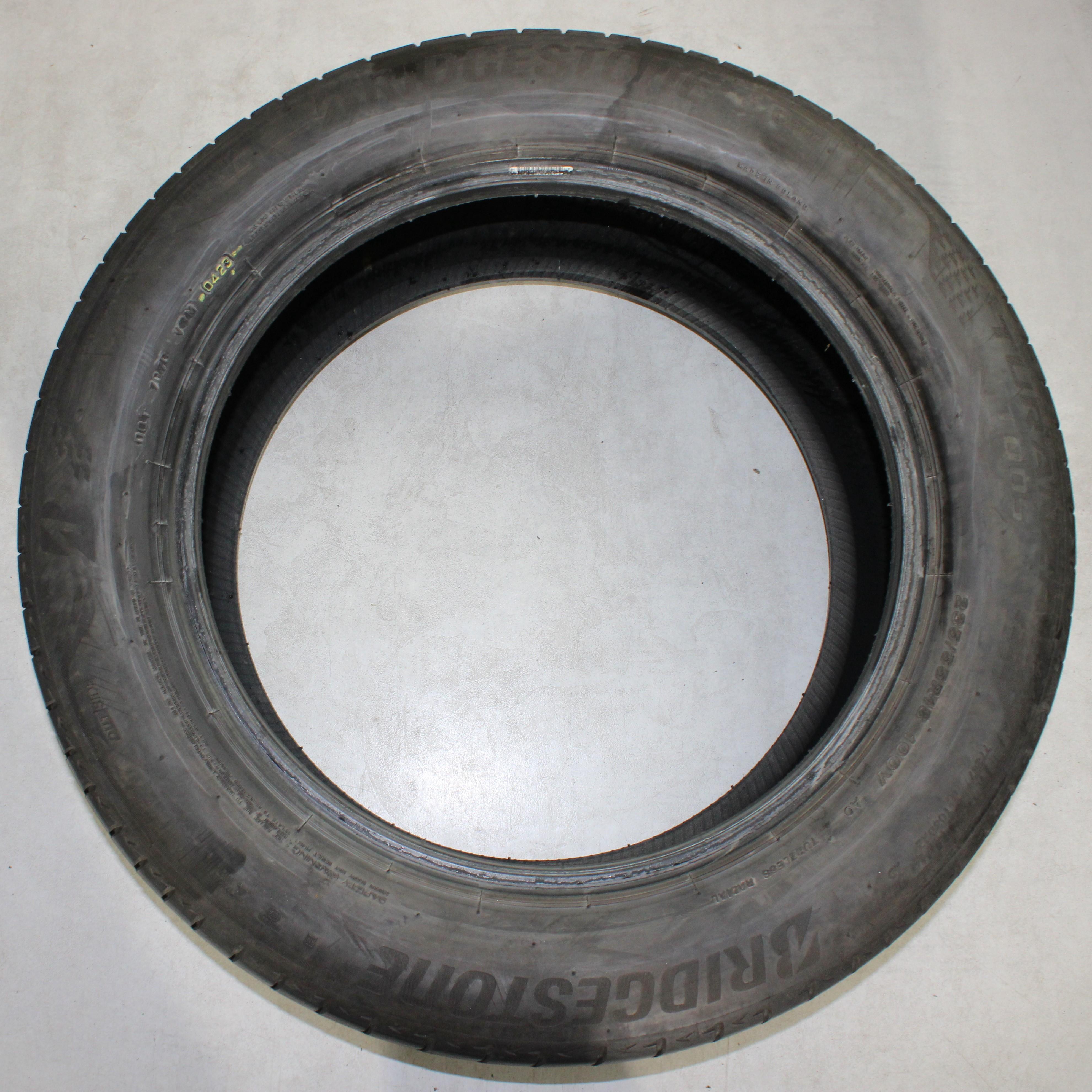 2 pneus d'été Bridgestone Turanza T005 AO 235/55R18 100Y, 1 x 4-4,5 mm / 1 x 4,5-5 mm, 2023