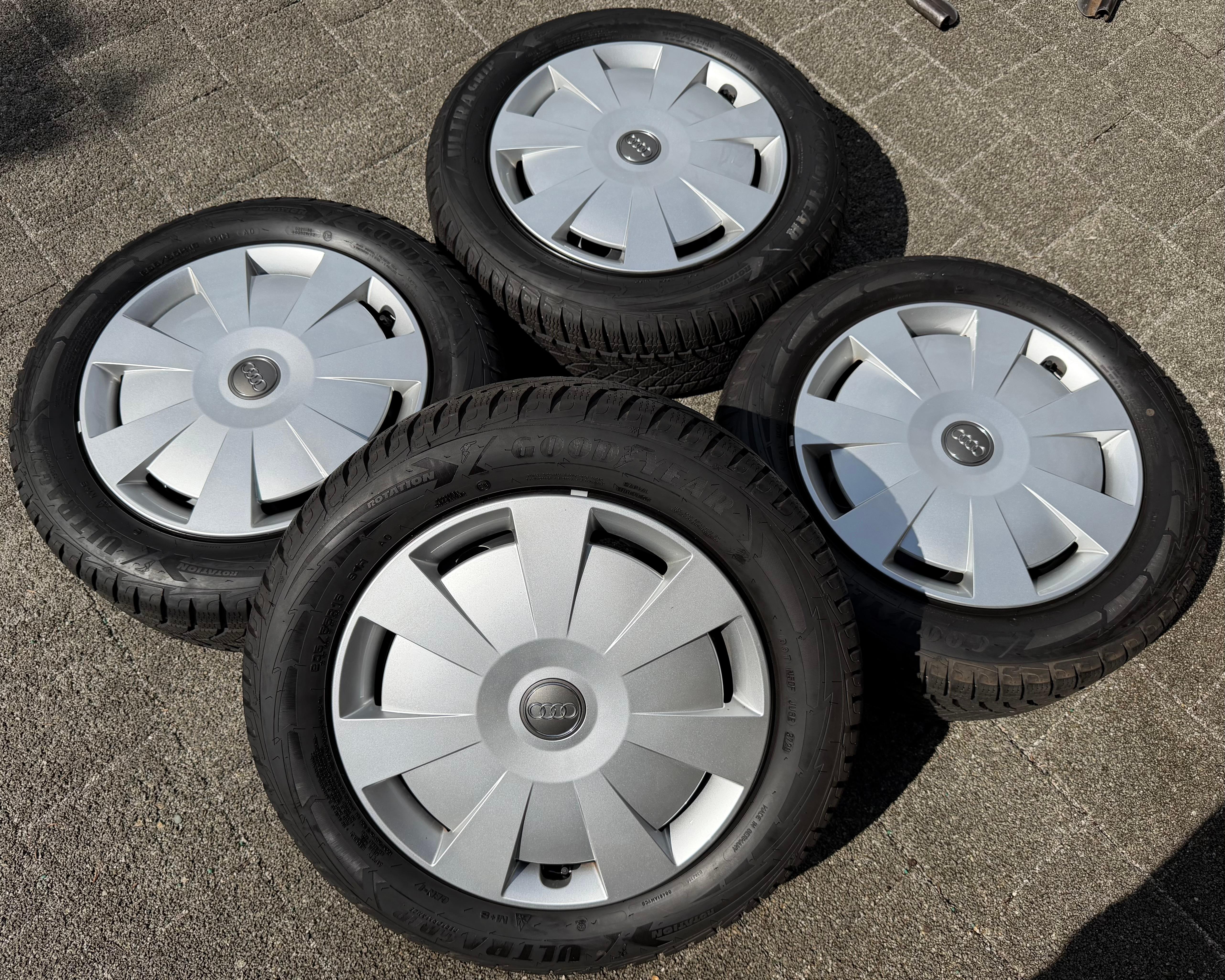 4 Winterräder Audi A3 8V Sportback Cabrio  205/55R16 91H Goodyear 8V0601027A 2020
