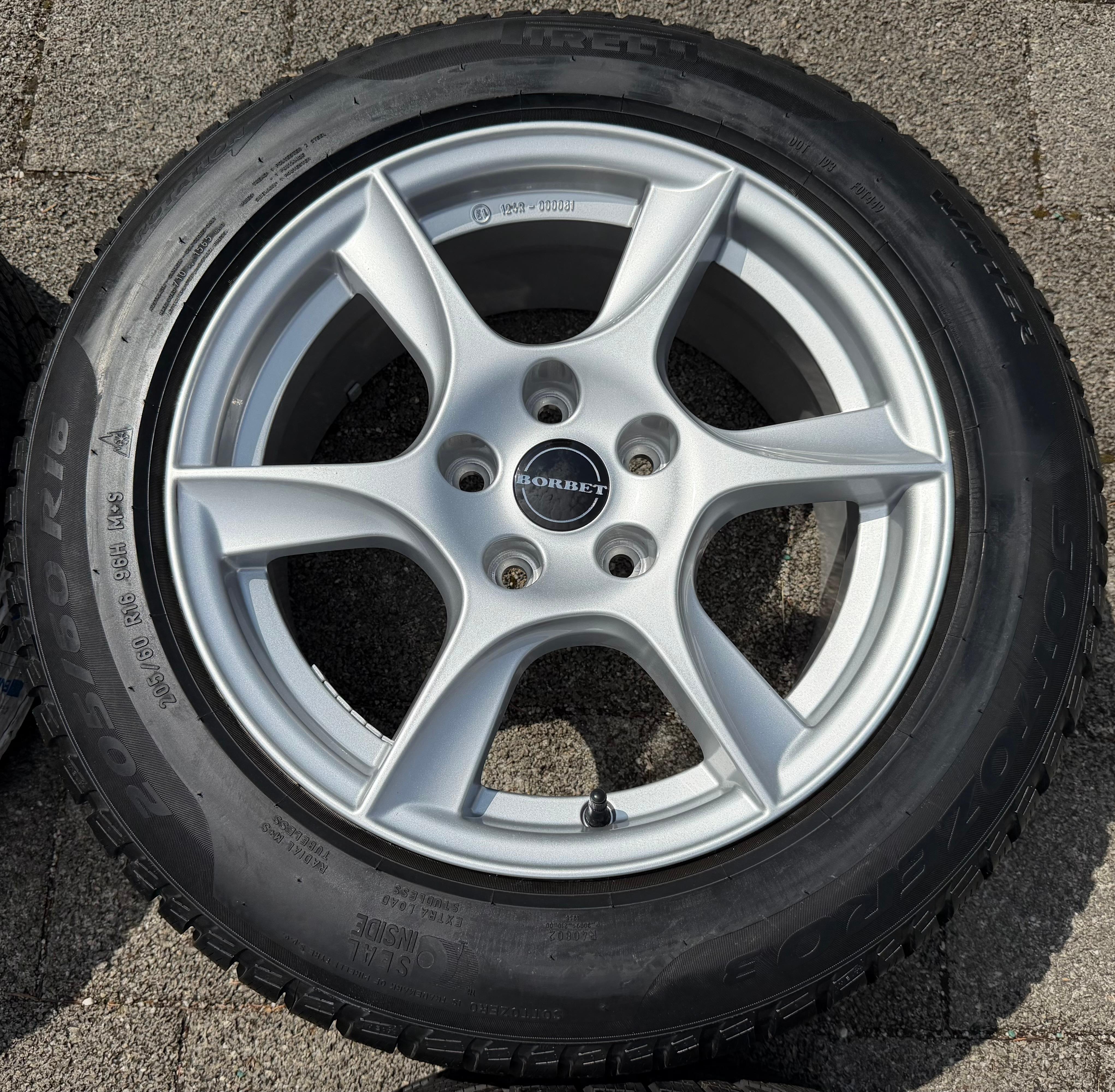 4 Alu Winterräder Audi A4 8K B8 B81 205/60R16 96H Pirelli NEU
