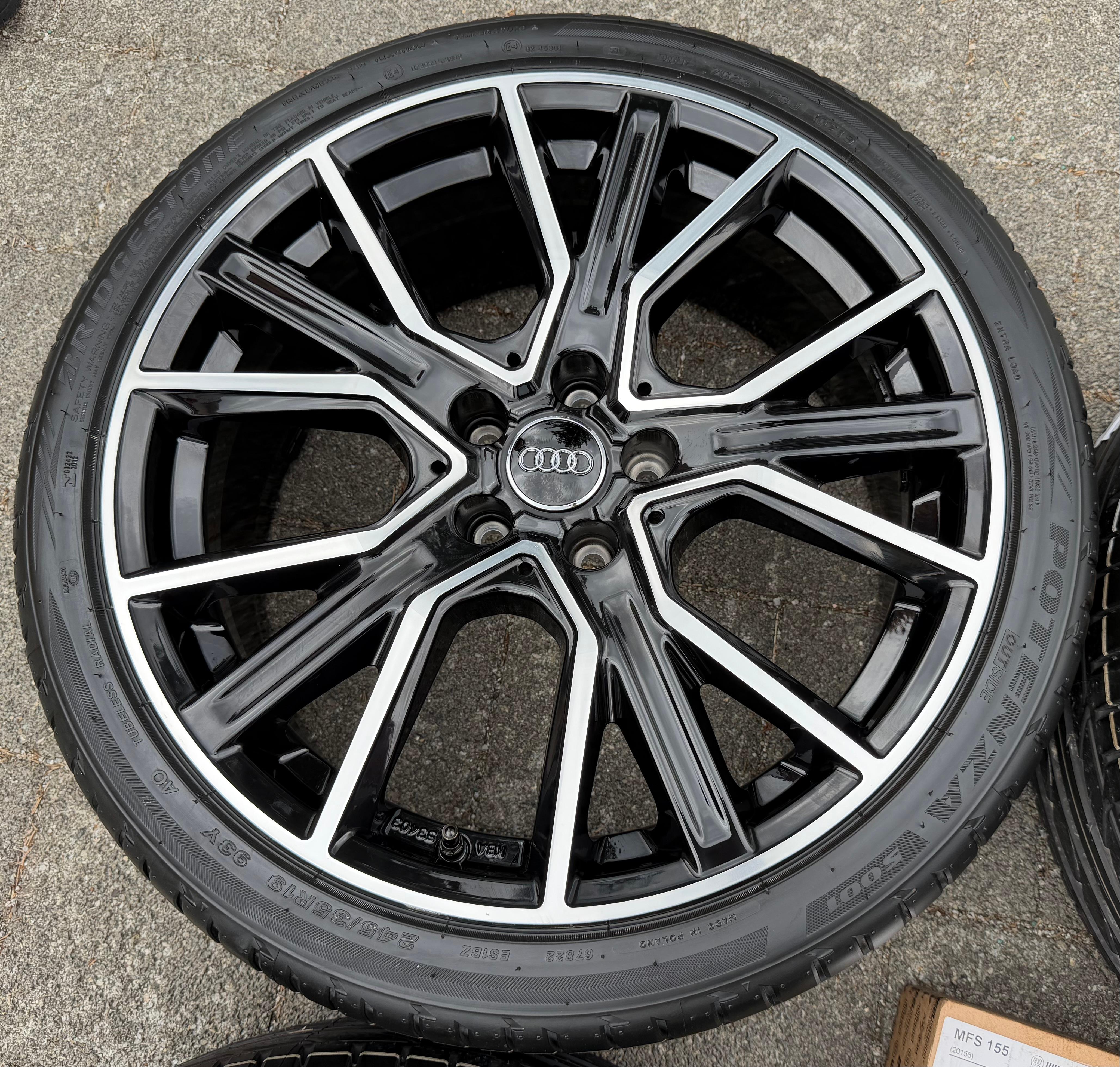 4 cerchi in lega da 19" per Audi A4, S4, 8K, B8, 8W, B9, 245/35R19 93Y Bridgestone