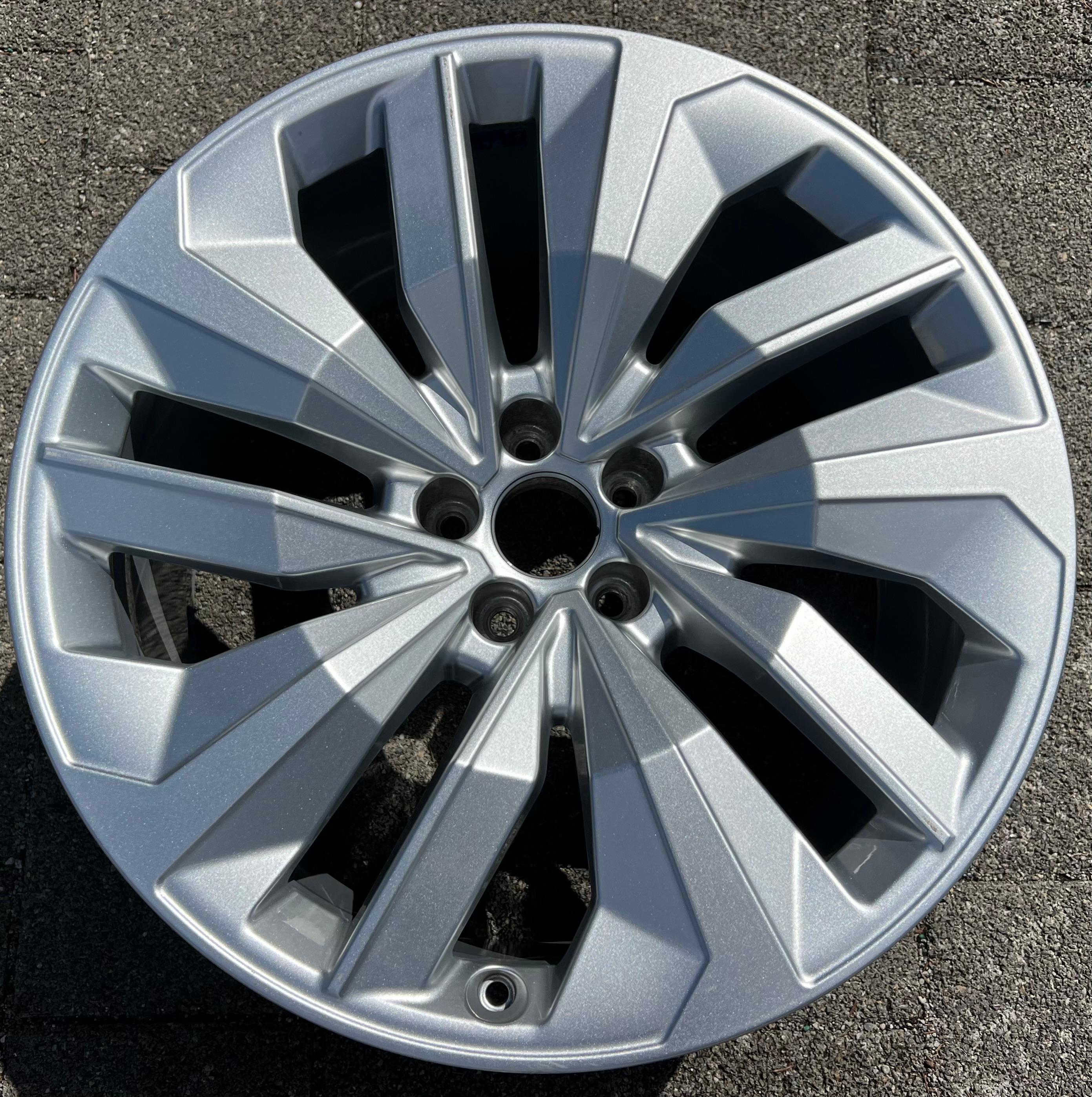 1 X ORIGINAL 20" ALUFELGE AUDI Q8 SQ8 ETRON 4M 4KE601025E 10Jx20 ET22