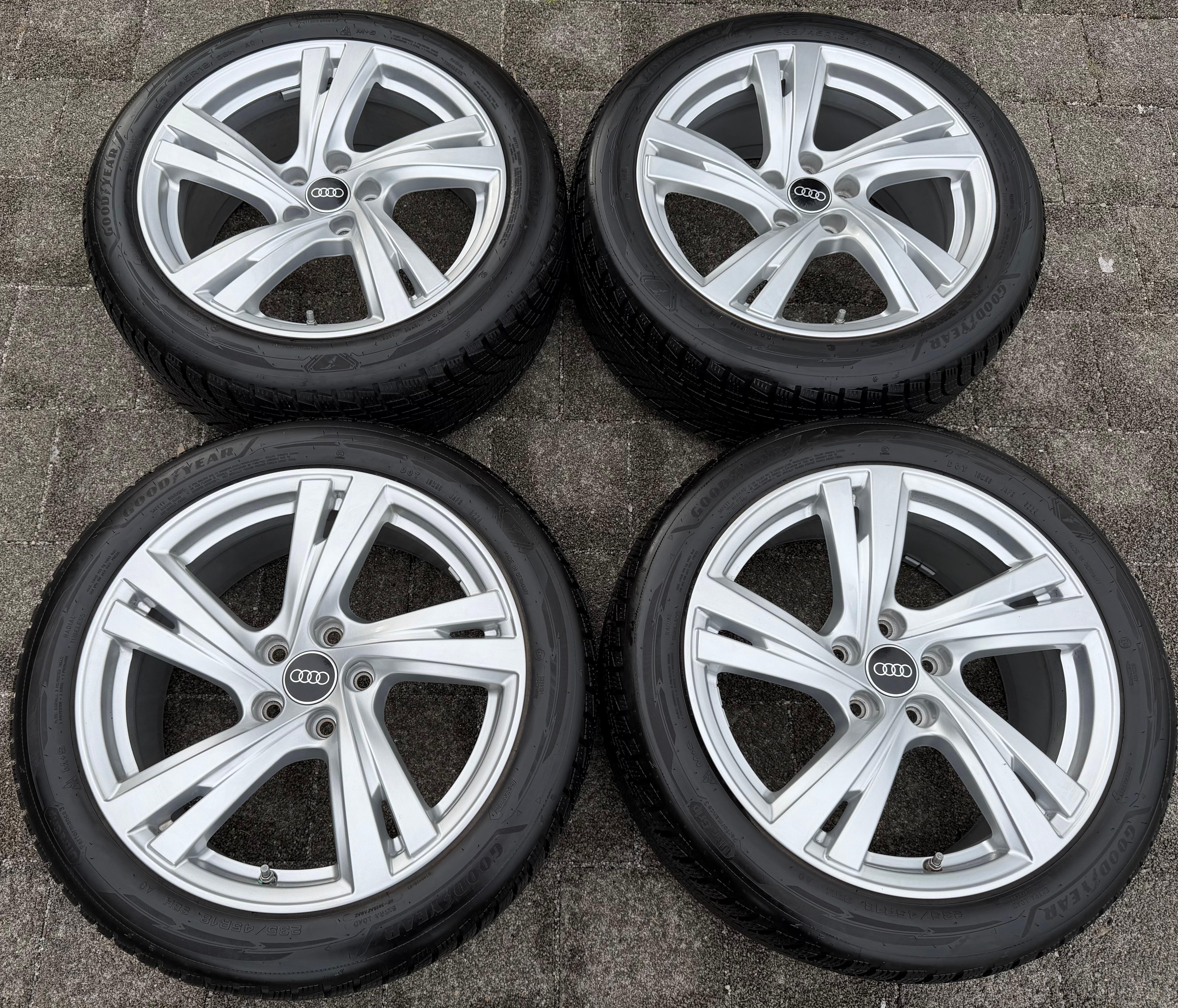 4 RUEDAS DE ALEACIÓN ORIGINALES DE INVIERNO DE 18" AUDI A5 S5 FU2 B10 8B3601025C 235/45R18 98H 2024