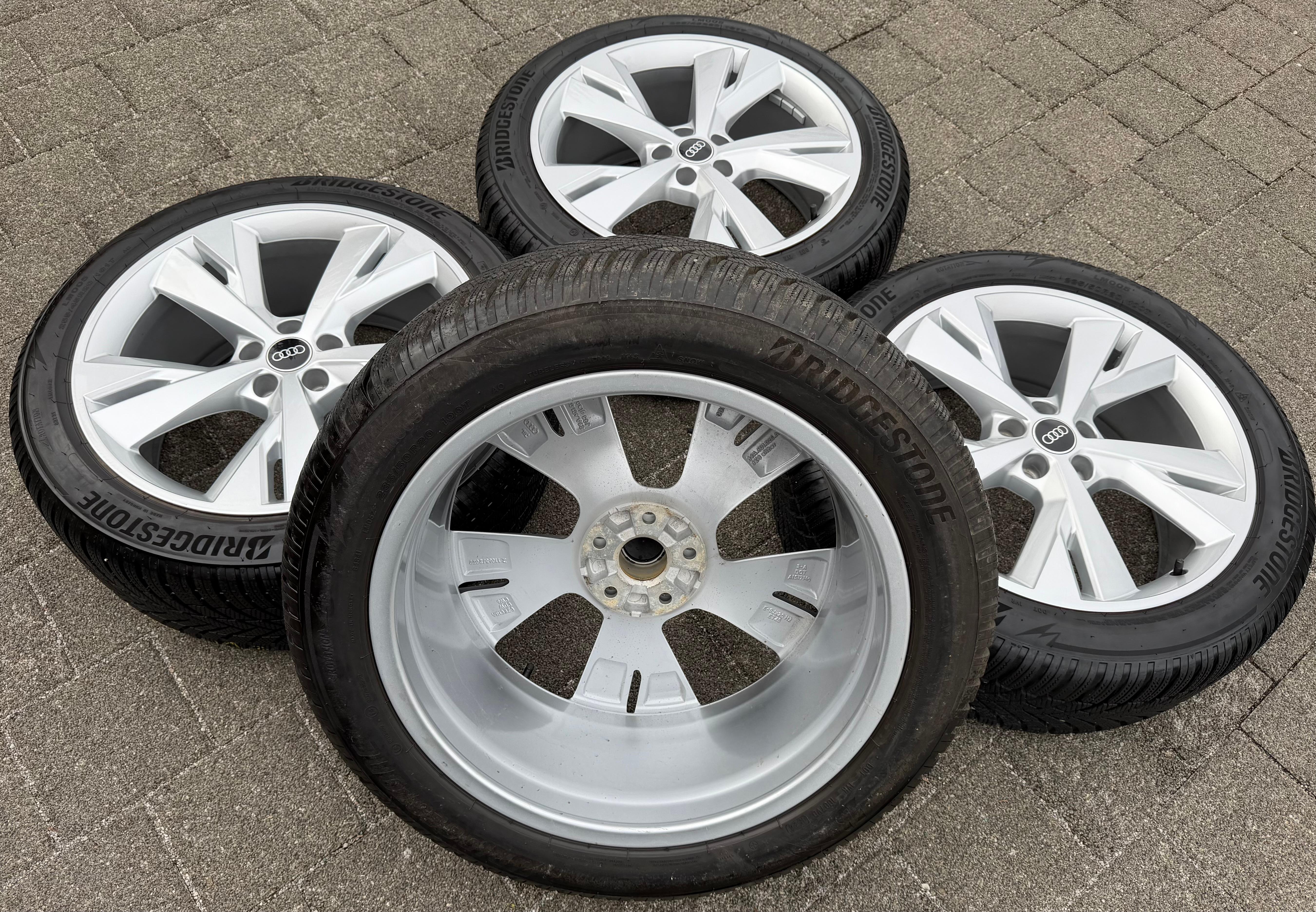 4 RUEDAS DE INVIERNO DE ALEACIÓN ORIGINALES DE 20" PARA AUDI Q4 E-TRON 235/50R20 101T 255/45R20 101T TOP