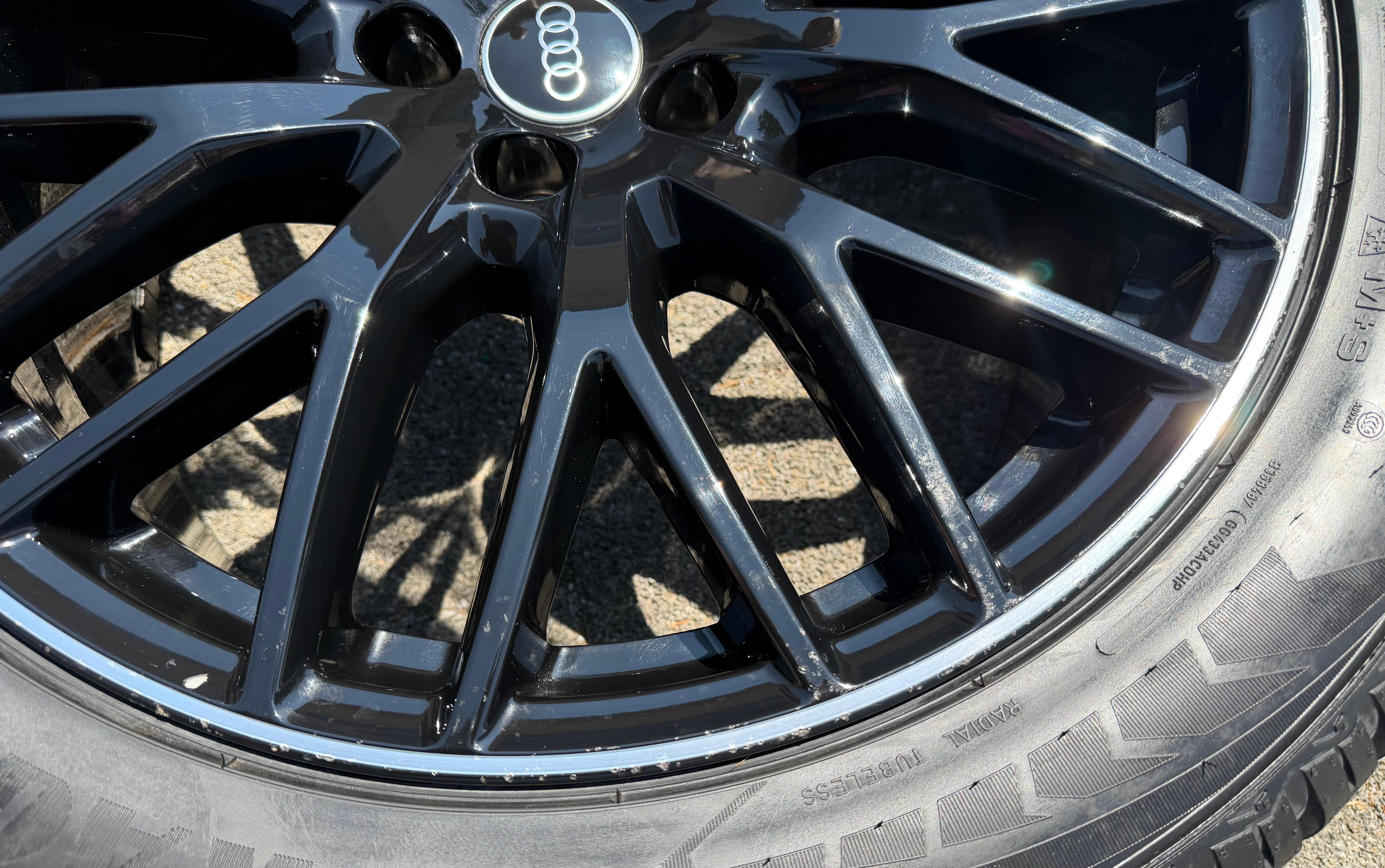 4 originele 20" aluminium wintervelgen voor Audi Q7 4M 4M0601025CR 285/45R20 112V Goodyear