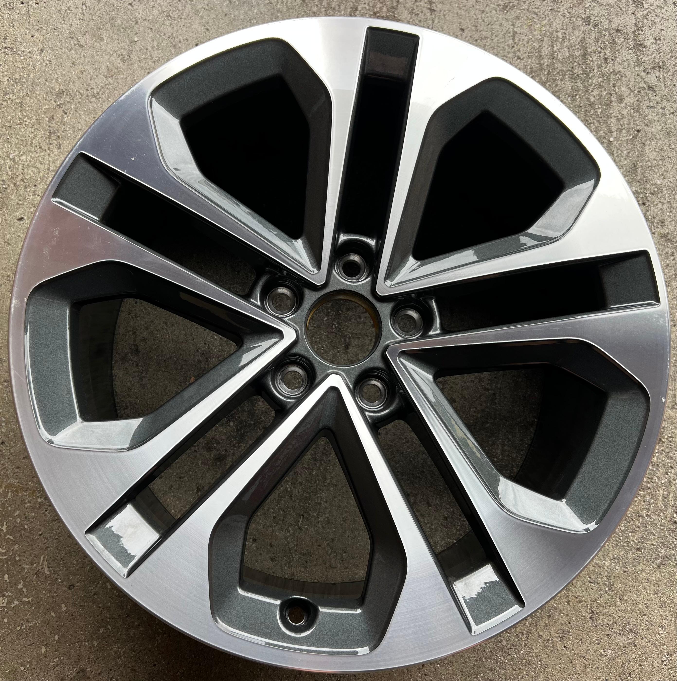 1 X ORIGINAL 18" ALUFELGE AUDI A3 S3 8Y 8Y0601025CE 8x18 ET46 FREIHAUS