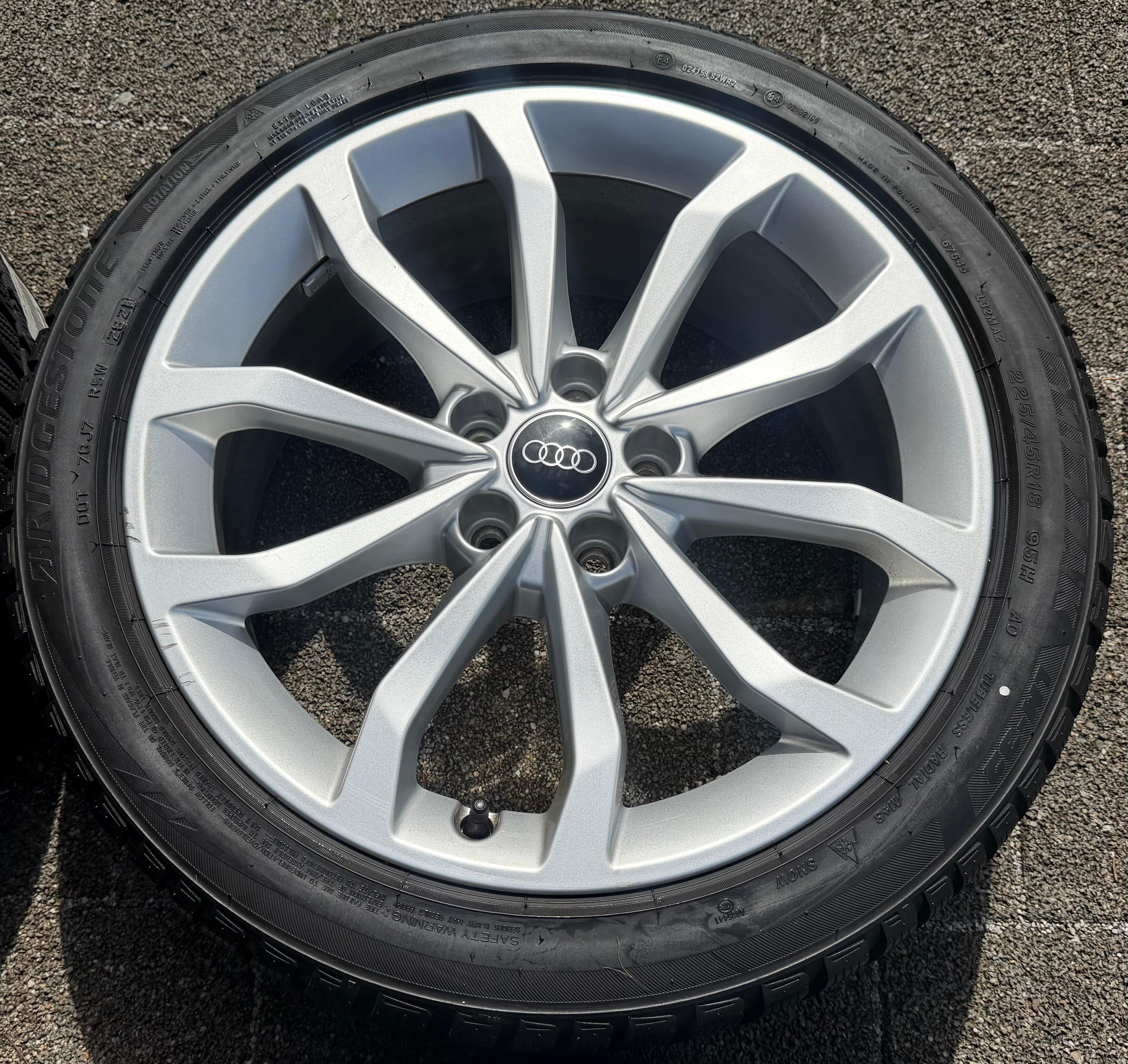 4 ruedas de invierno de aleación originales de 18" para Audi A4 S4 8W 8W0601025ED 225/45R18 95H Bridgestone