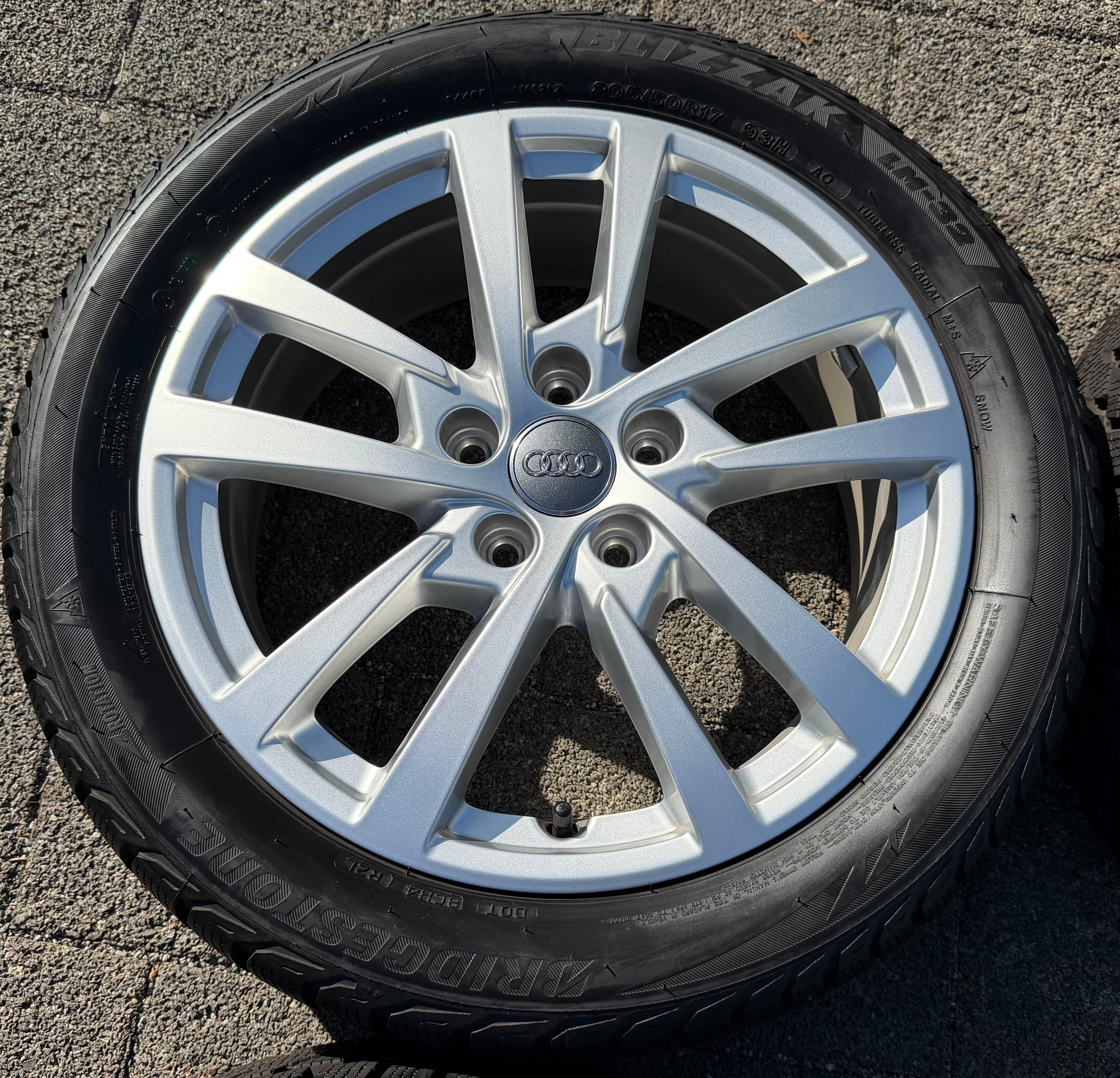 4 Original 17" Alu Winterräder Audi A3 S3 8V 8V0601025DH 205/50R17 93H Bridgestone
