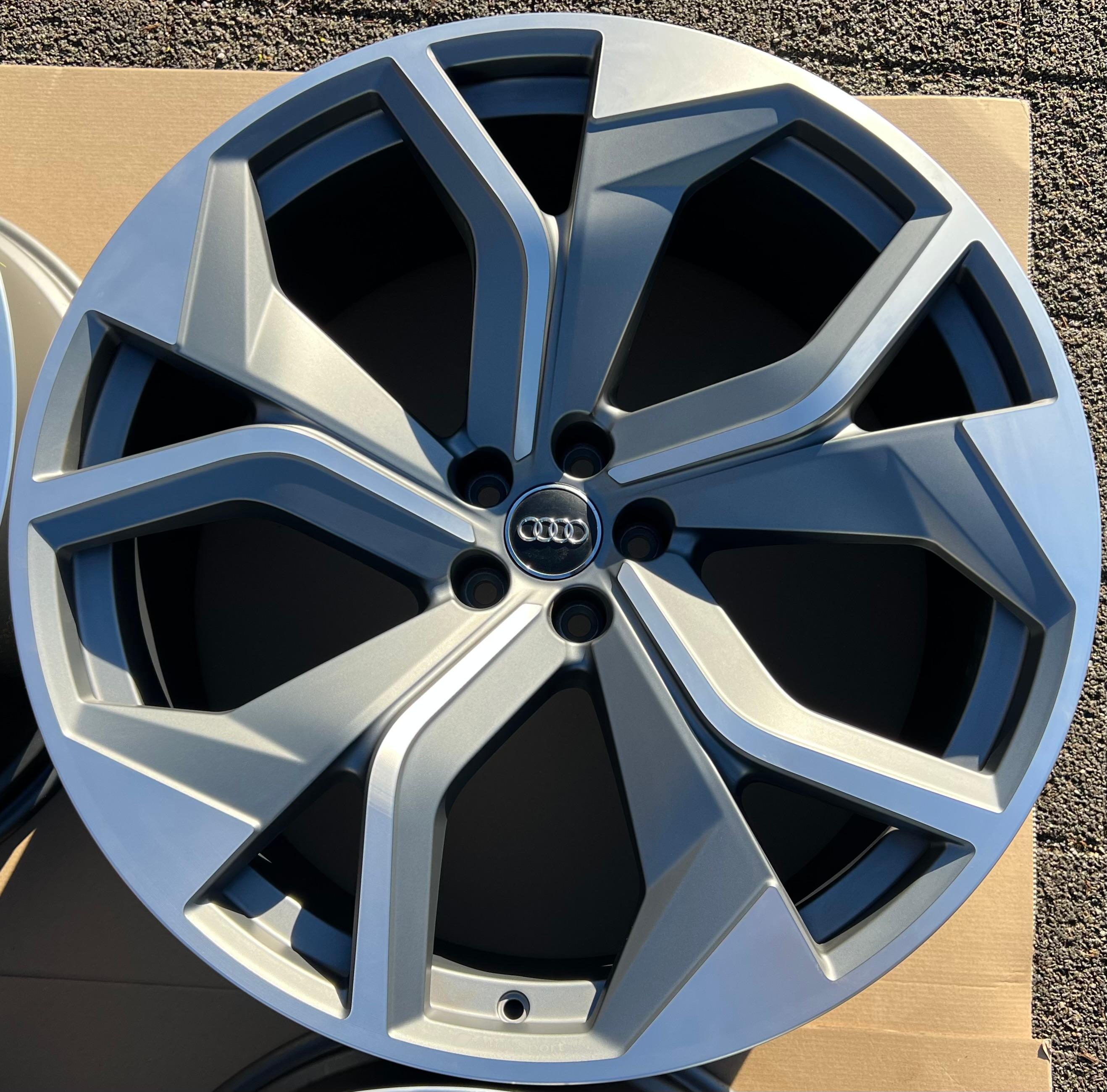 4 CERCHI IN LEGA DA 23" ORIGINALI AUDI Q8 SQ8 RSQ8 4M 4M8601025AG 10,5x23 ET18