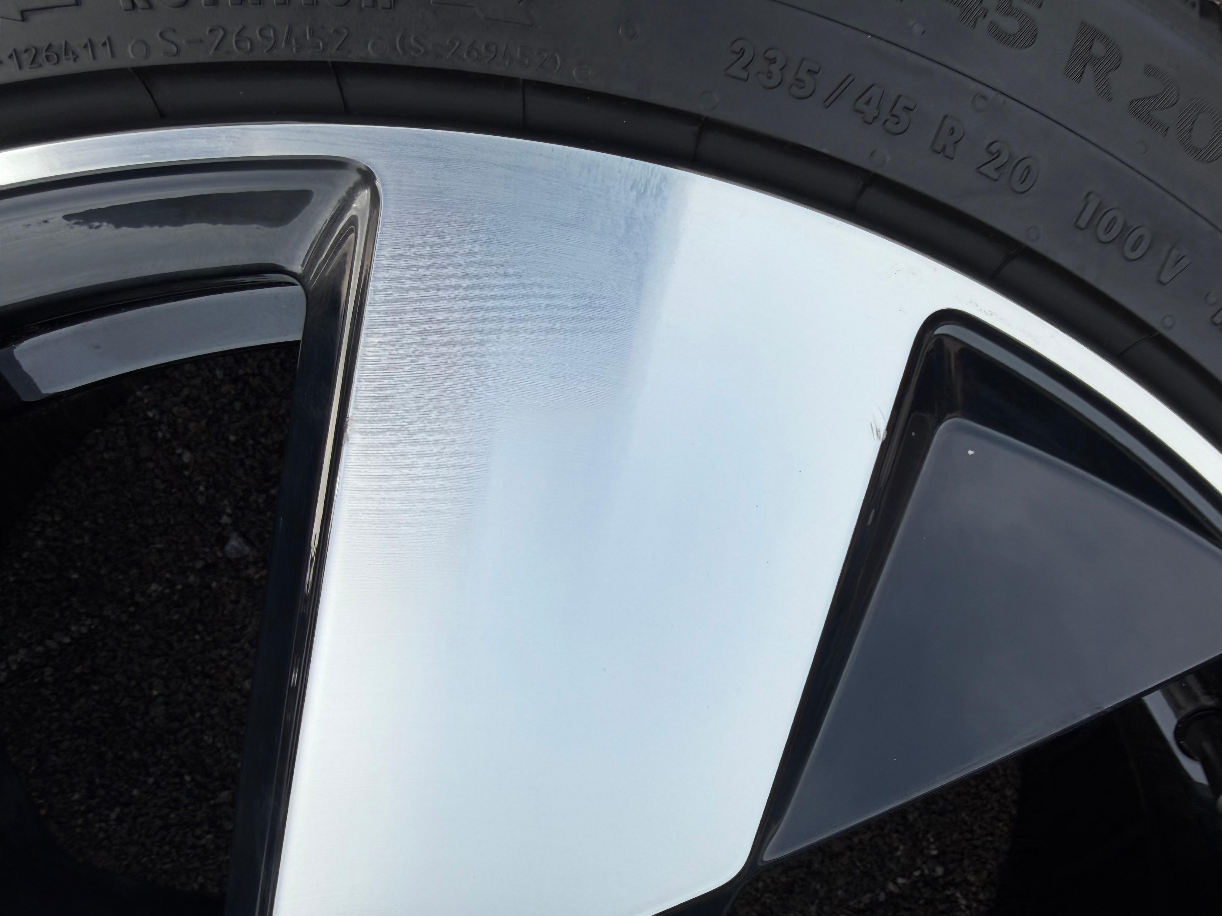 4 ruedas de invierno de aleación originales de 20" para Volvo XC40 235/45R20 100V 255/40R21 101V Continental